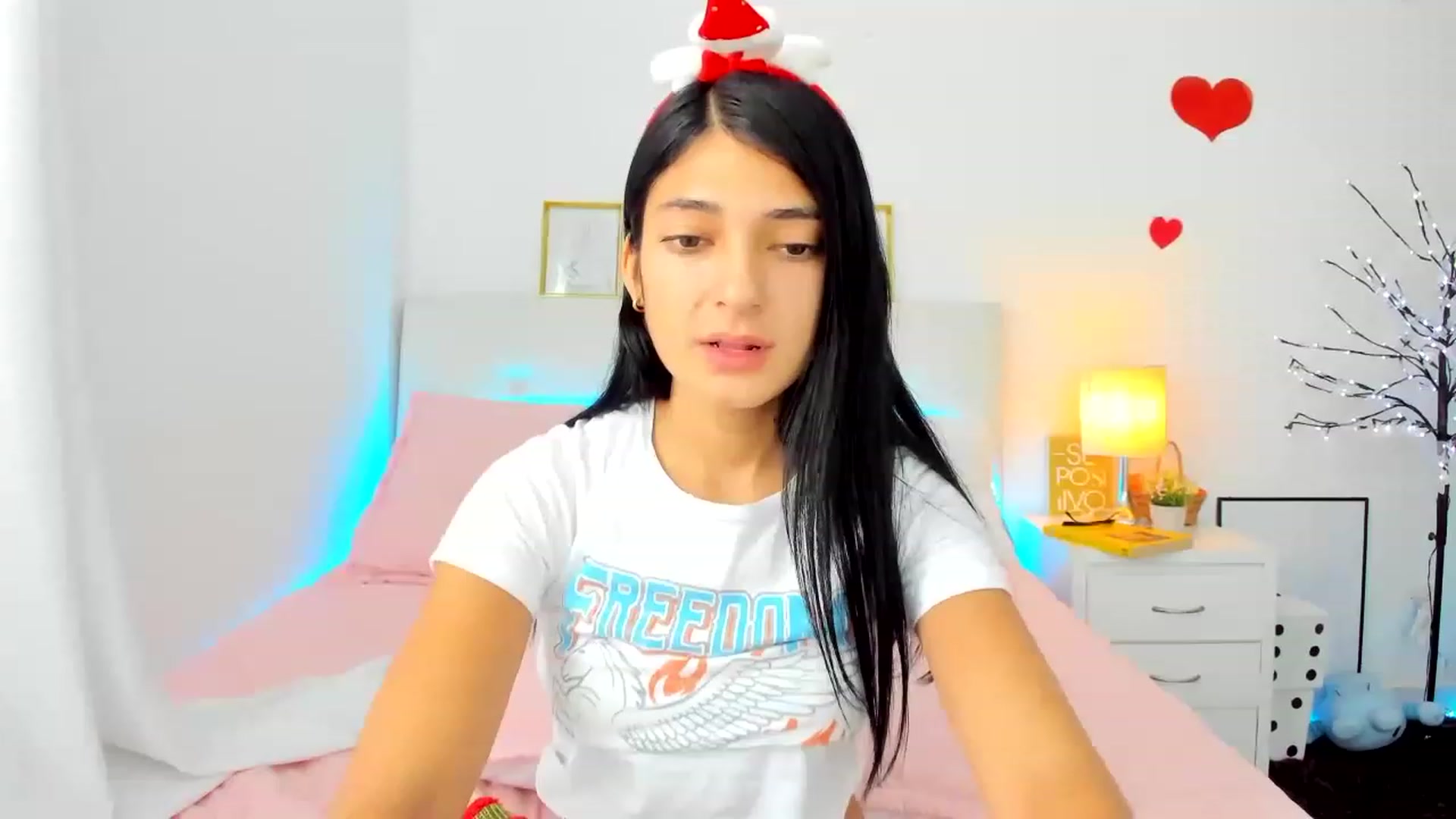 Gallery image thumbnail from Emmily_'s myfreecams stream on, 12/24/2022, 16:22 image 20 of 20