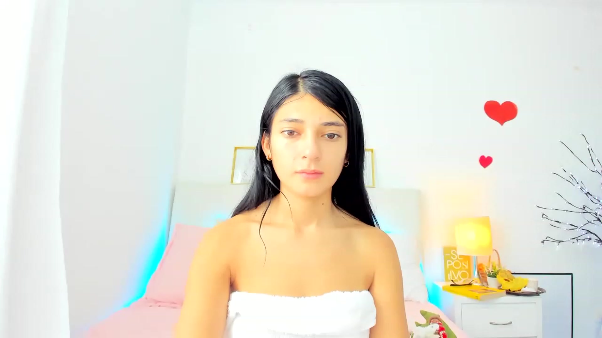 Gallery image thumbnail from Emmily_'s myfreecams stream on, 12/24/2022, 18:32 image 6 of 20