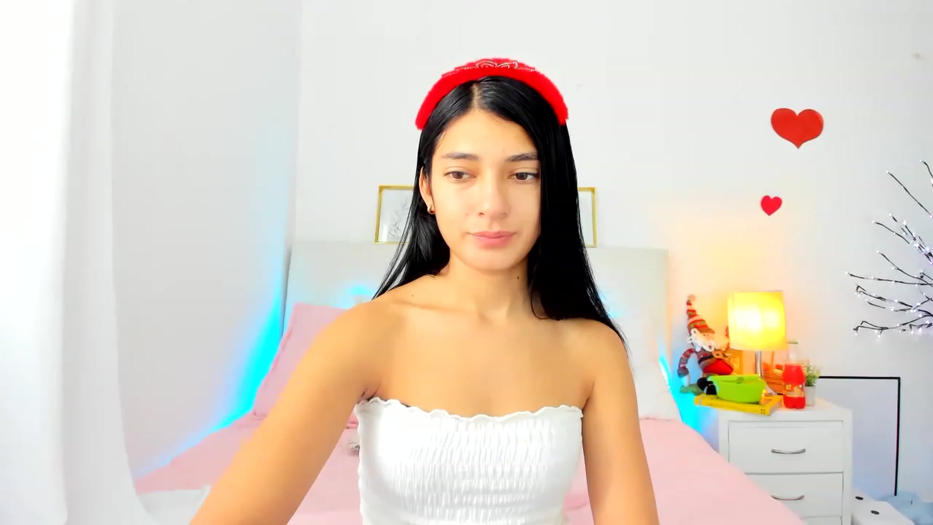 Gallery image thumbnail from Emmily_'s myfreecams stream on, 12/26/2022, 17:49 image 14 of 20