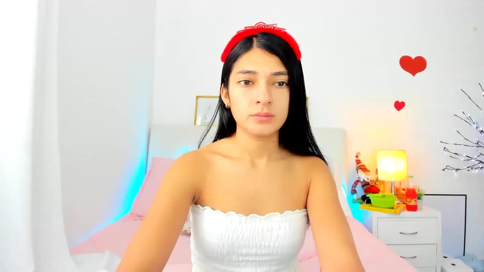 Gallery image thumbnail from Emmily_'s myfreecams stream on, 12/26/2022, 17:49 image 10 of 20