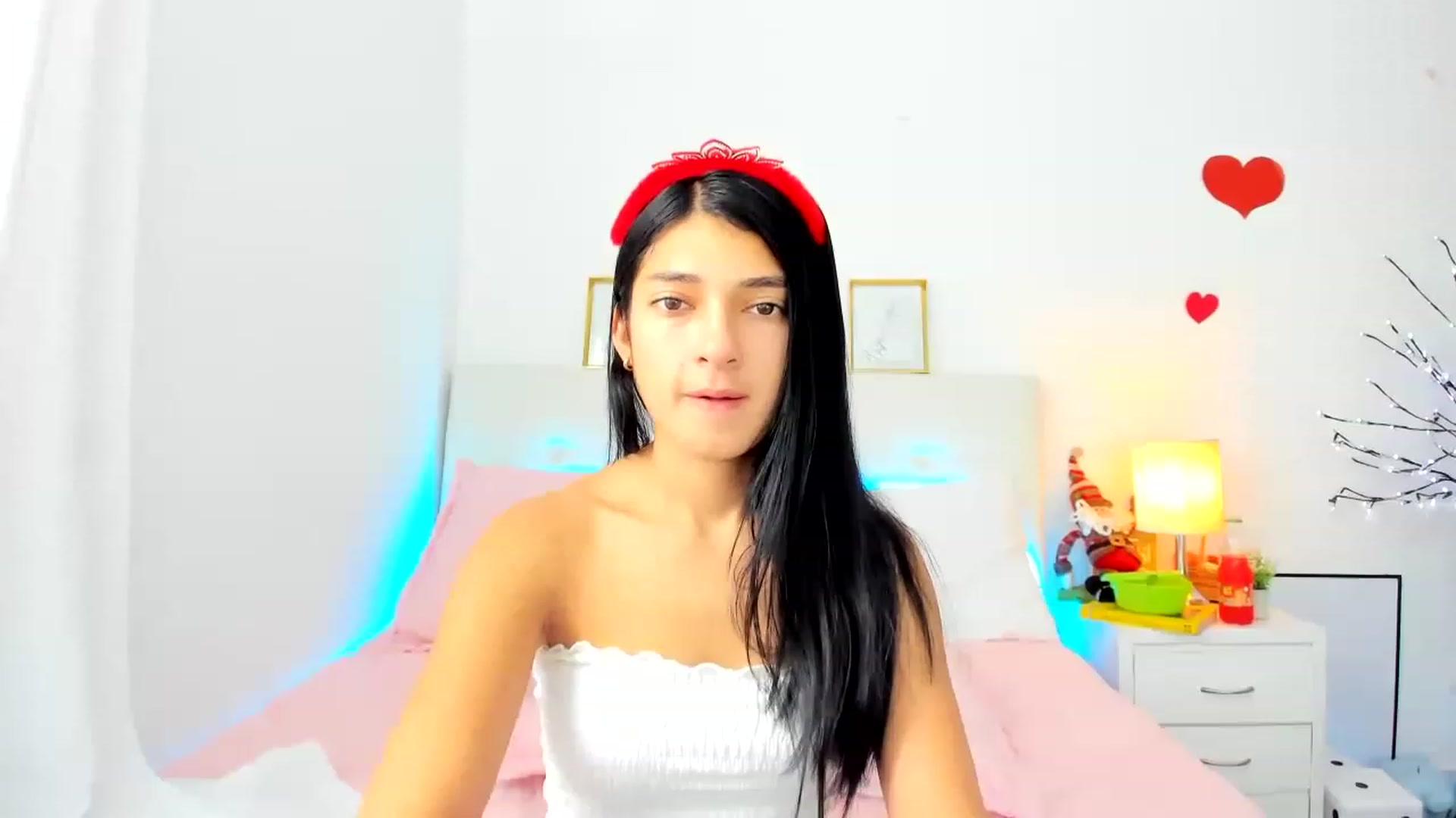 Gallery image thumbnail from Emmily_'s myfreecams stream on, 12/26/2022, 17:49 image 17 of 20