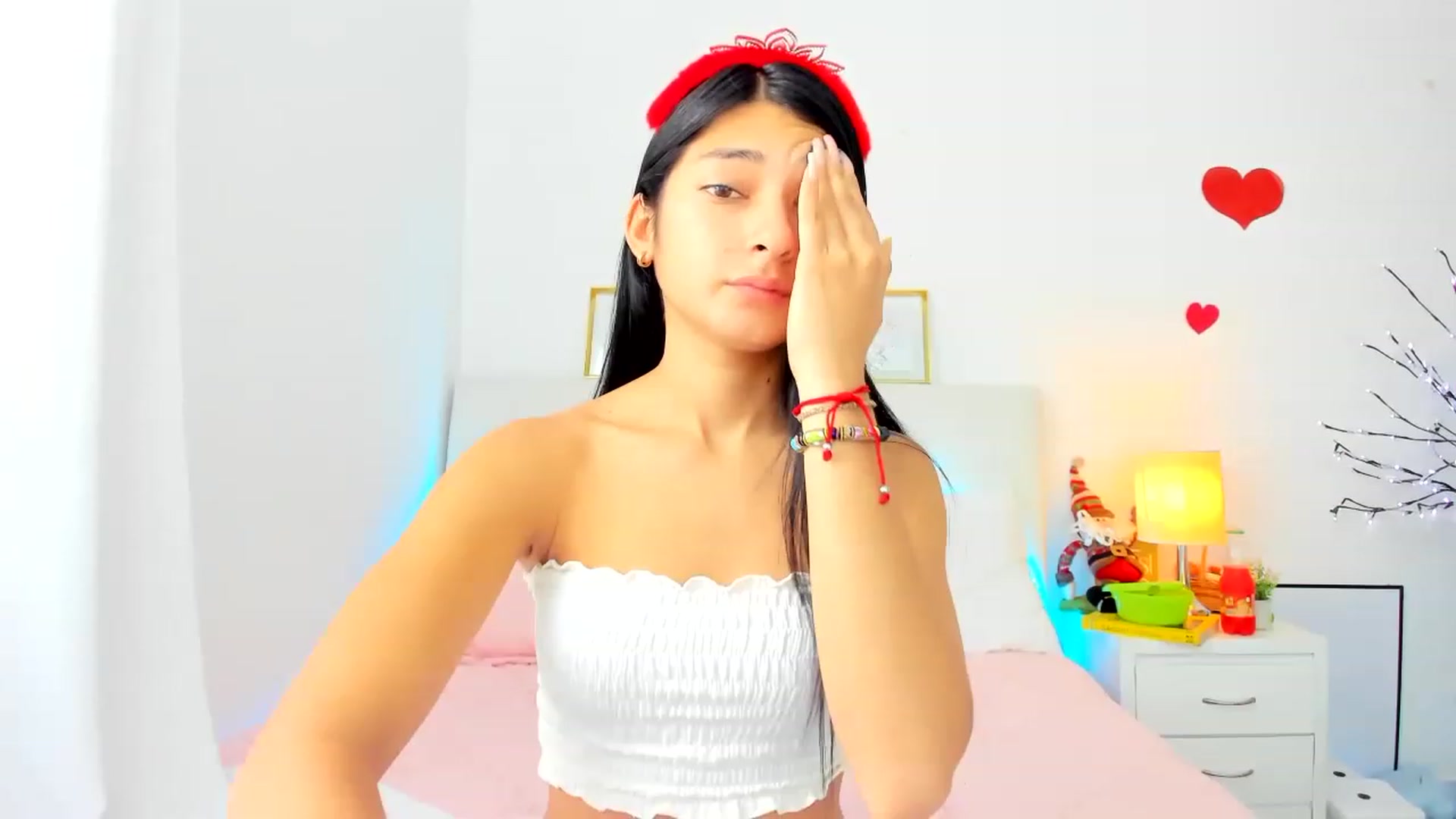 Gallery image thumbnail from Emmily_'s myfreecams stream on, 12/26/2022, 17:49 image 1 of 20