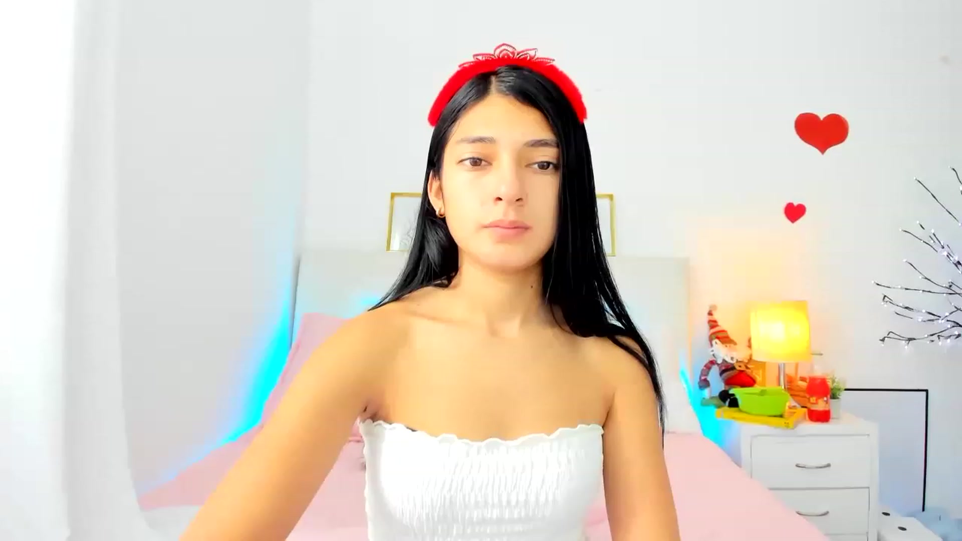 Gallery image thumbnail from Emmily_'s myfreecams stream on, 12/26/2022, 17:49 image 15 of 20
