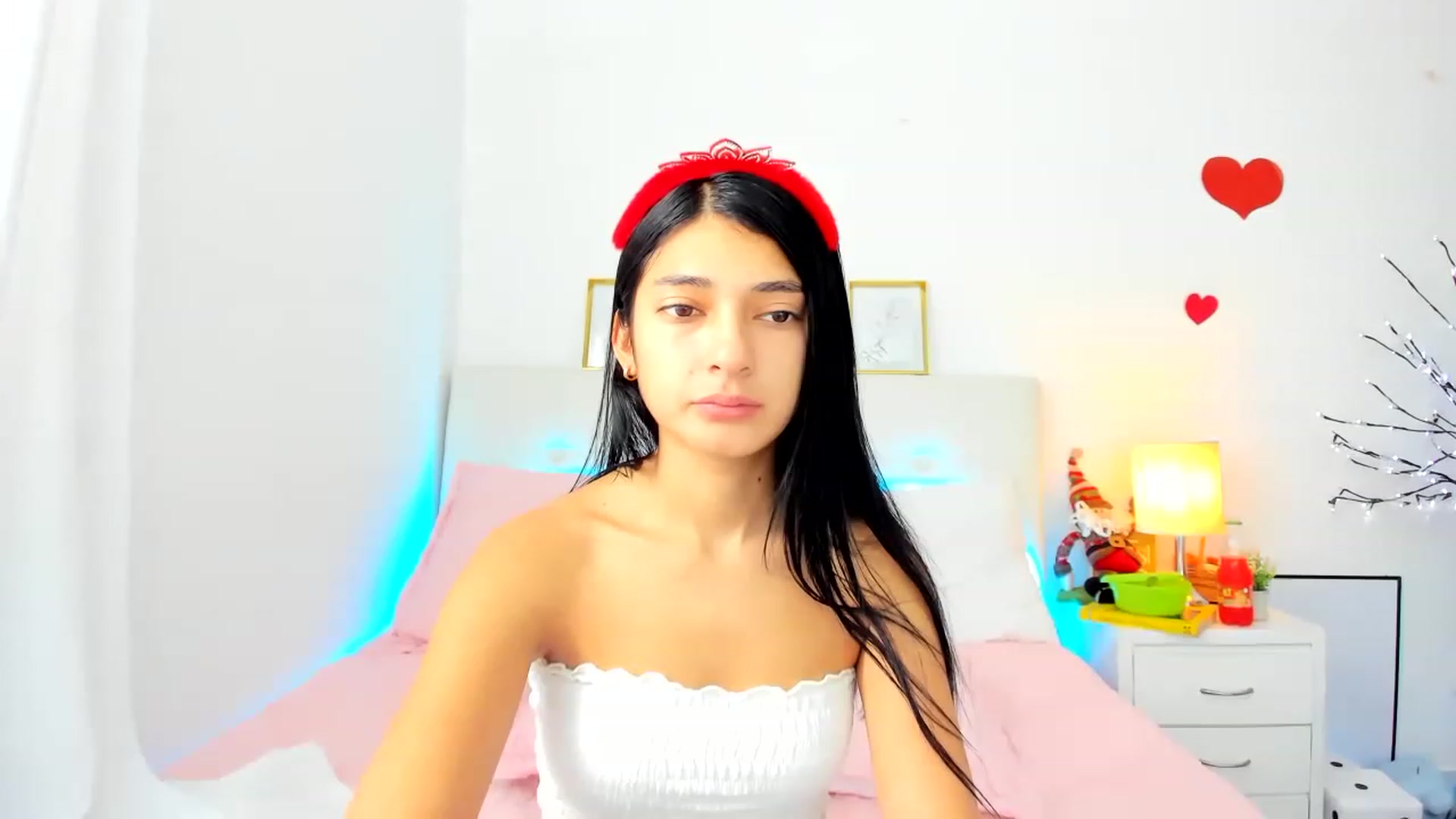 Gallery image thumbnail from Emmily_'s myfreecams stream on, 12/26/2022, 17:49 image 18 of 20