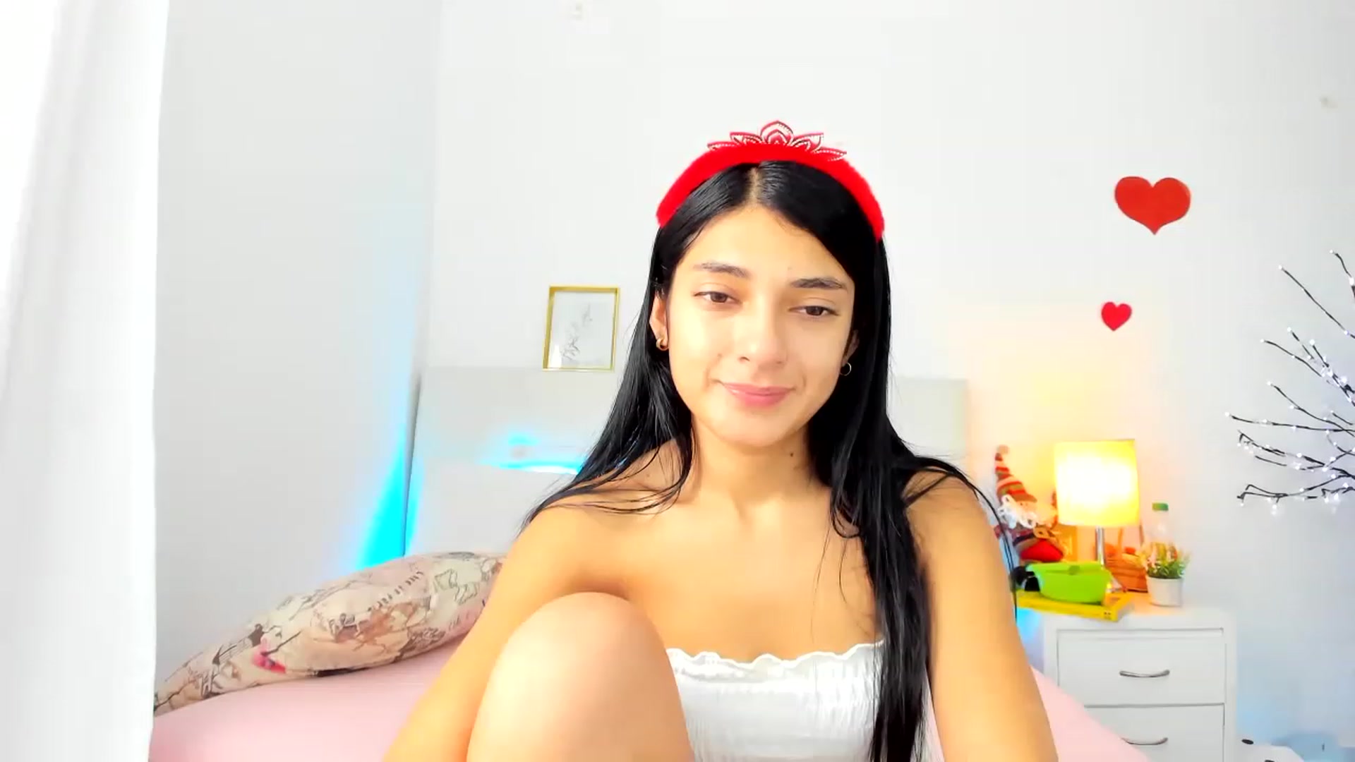 Gallery image thumbnail from Emmily_'s myfreecams stream on, 12/26/2022, 19:19 image 10 of 20