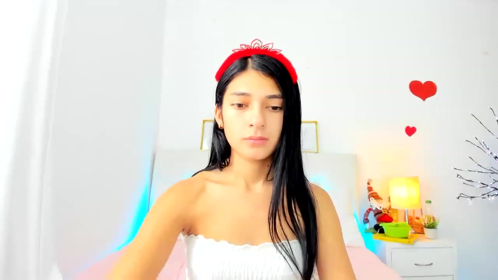 Gallery image thumbnail from Emmily_'s myfreecams stream on, 12/26/2022, 19:19 image 17 of 20