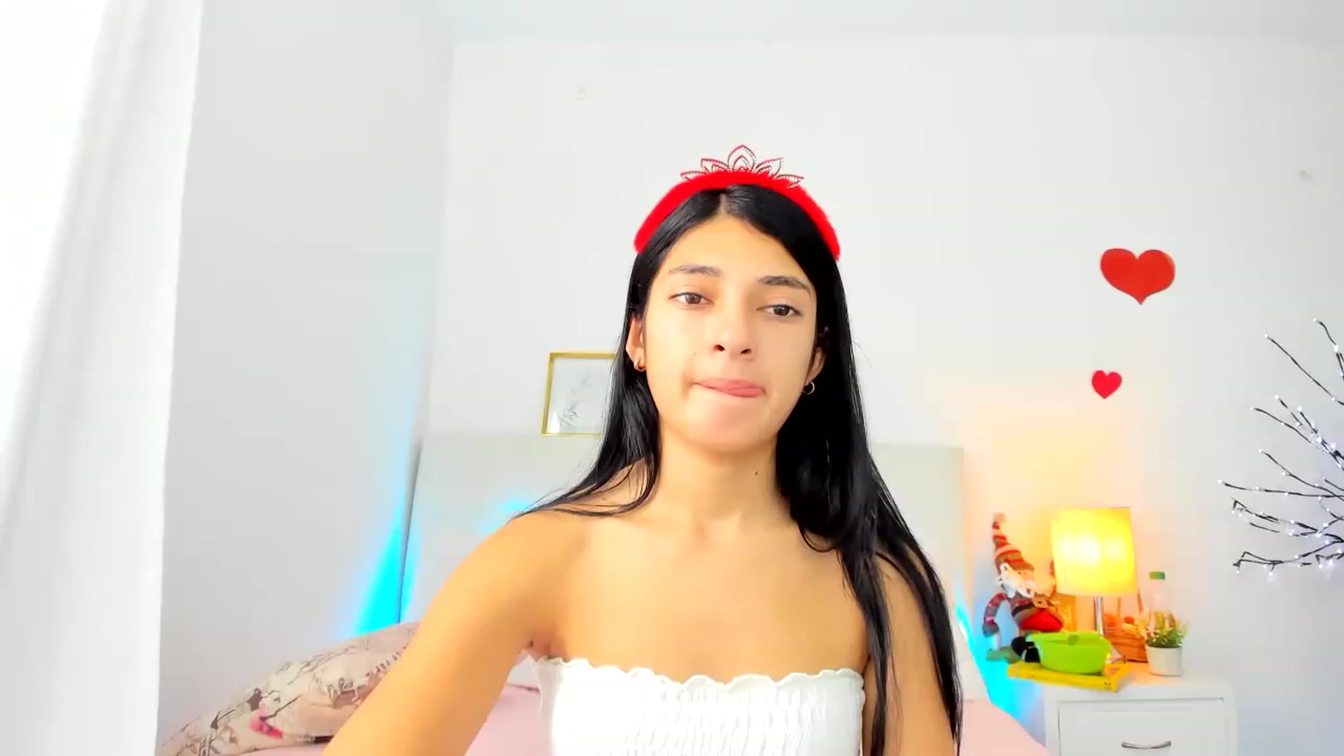 Gallery image thumbnail from Emmily_'s myfreecams stream on, 12/26/2022, 19:19 image 8 of 20