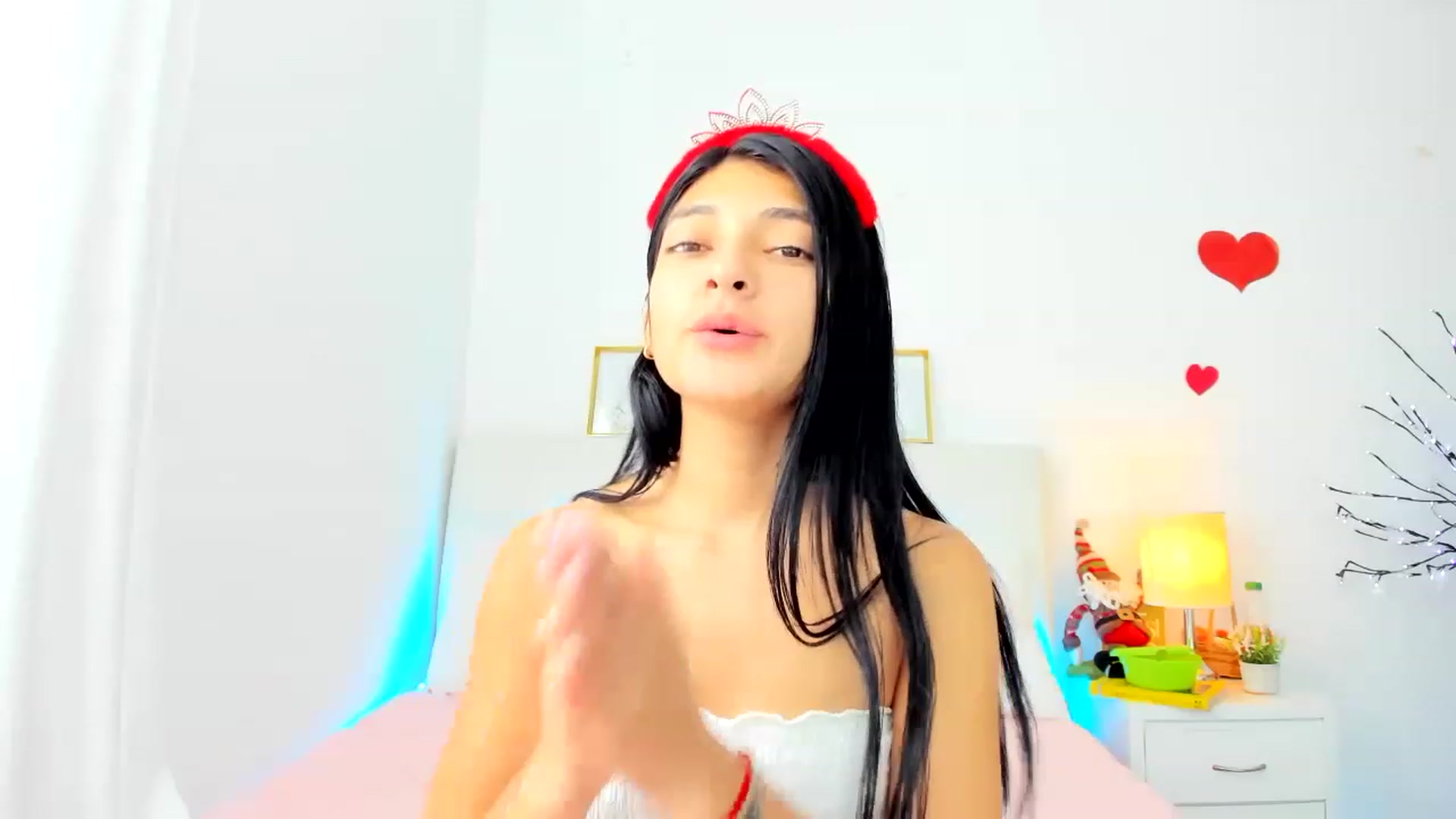 Gallery image thumbnail from Emmily_'s myfreecams stream on, 12/26/2022, 19:19 image 16 of 20