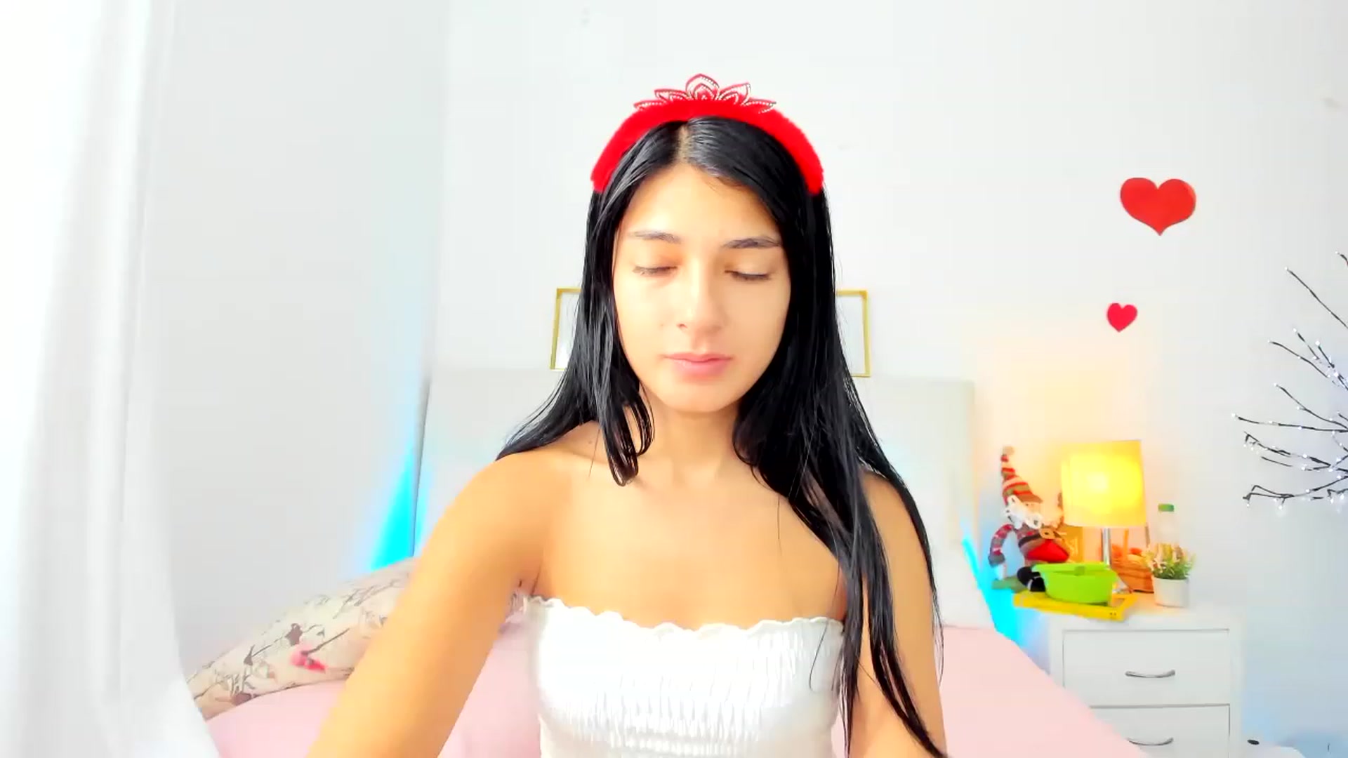 Gallery image thumbnail from Emmily_'s myfreecams stream on, 12/26/2022, 19:19 image 13 of 20