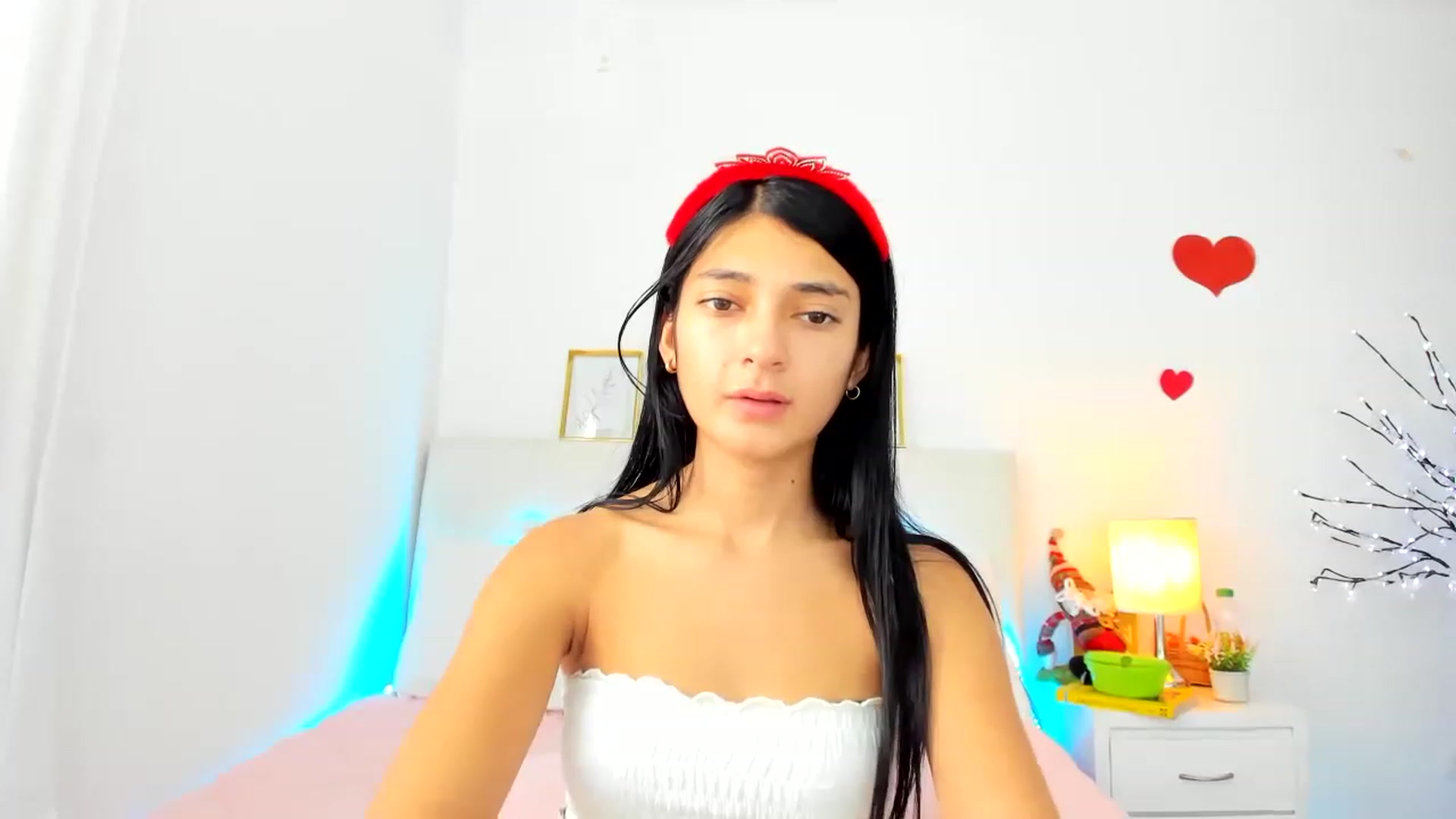 Gallery image thumbnail from Emmily_'s myfreecams stream on, 12/26/2022, 21:02 image 12 of 20