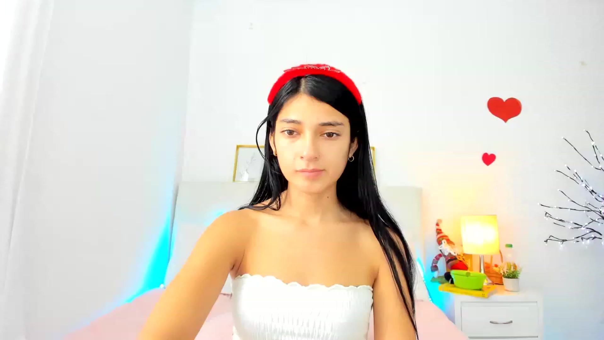 Gallery image thumbnail from Emmily_'s myfreecams stream on, 12/26/2022, 21:02 image 11 of 20