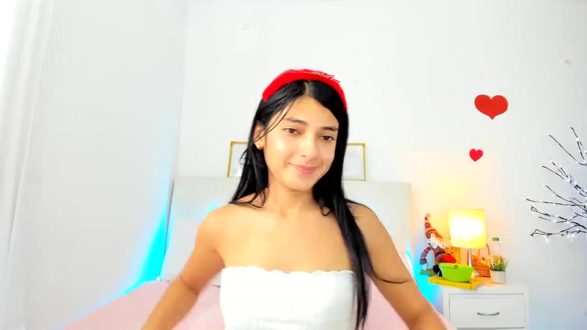 Gallery image thumbnail from Emmily_'s myfreecams stream on, 12/26/2022, 21:02 image 13 of 20