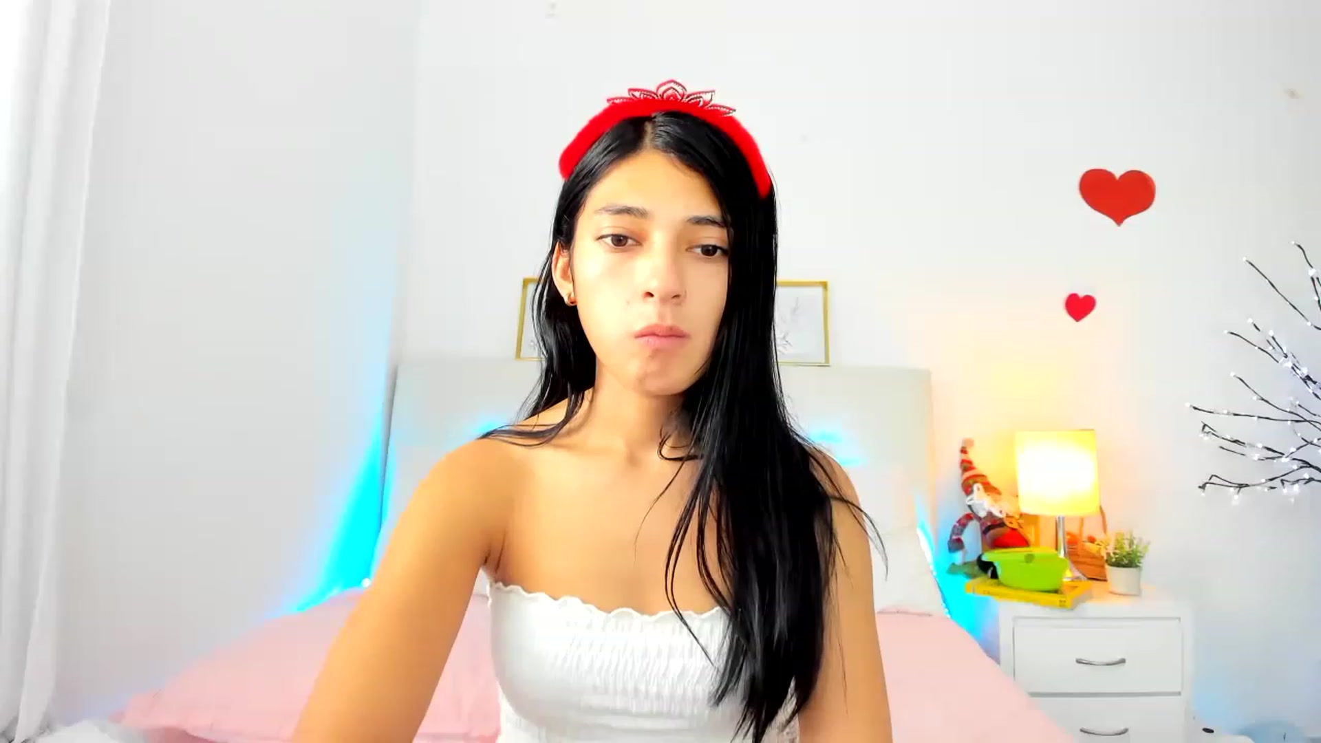 Gallery image thumbnail from Emmily_'s myfreecams stream on, 12/26/2022, 21:02 image 16 of 20