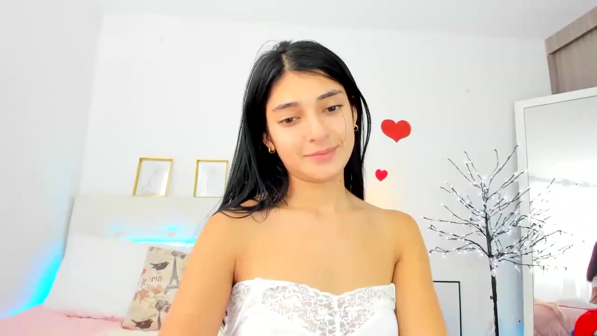 Gallery image thumbnail from Emmily_'s myfreecams stream on, 12/28/2022, 21:32 image 18 of 20