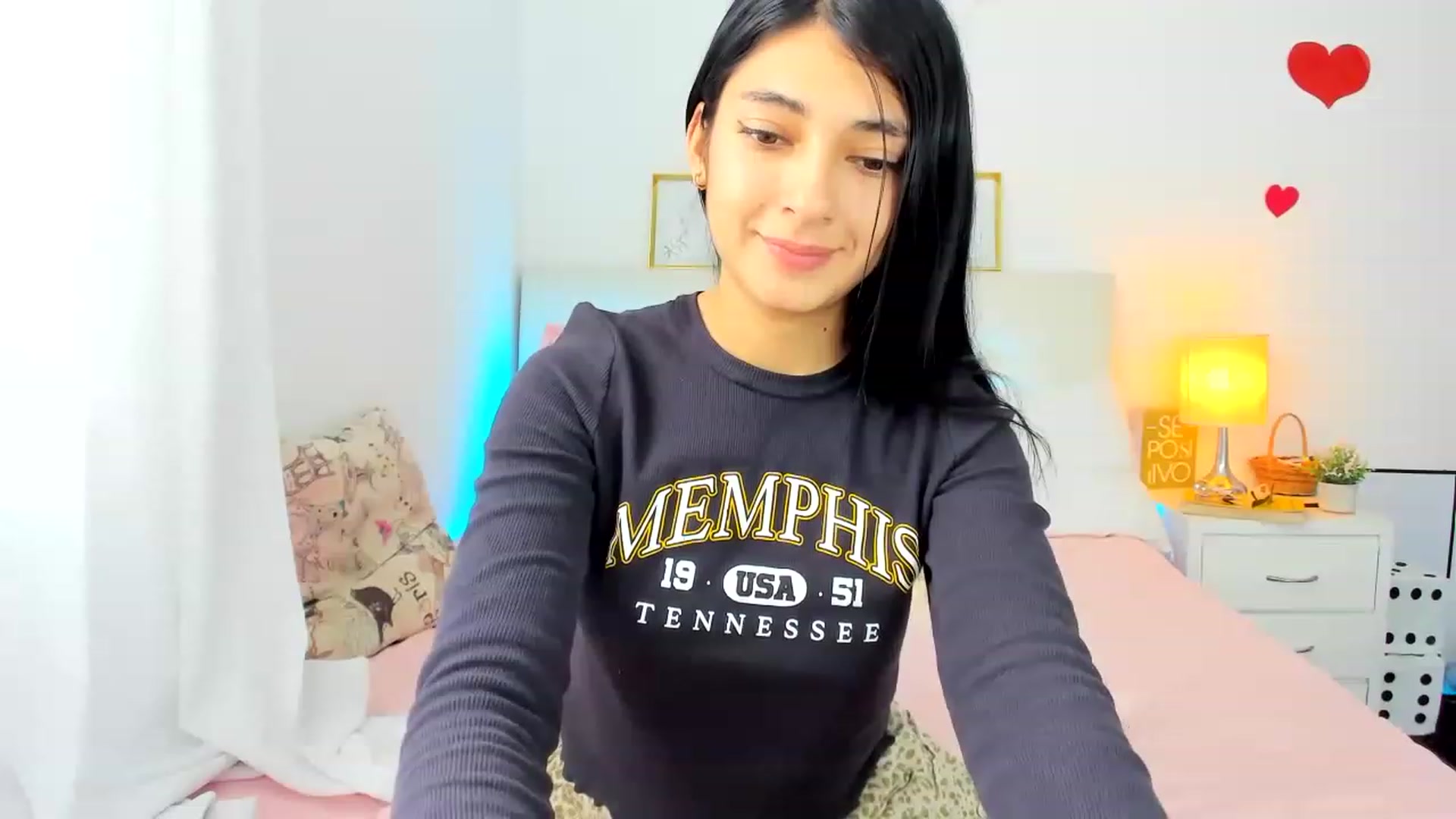 Gallery image thumbnail from Emmily_'s myfreecams stream on, 01/16/2023, 19:26 image 8 of 20