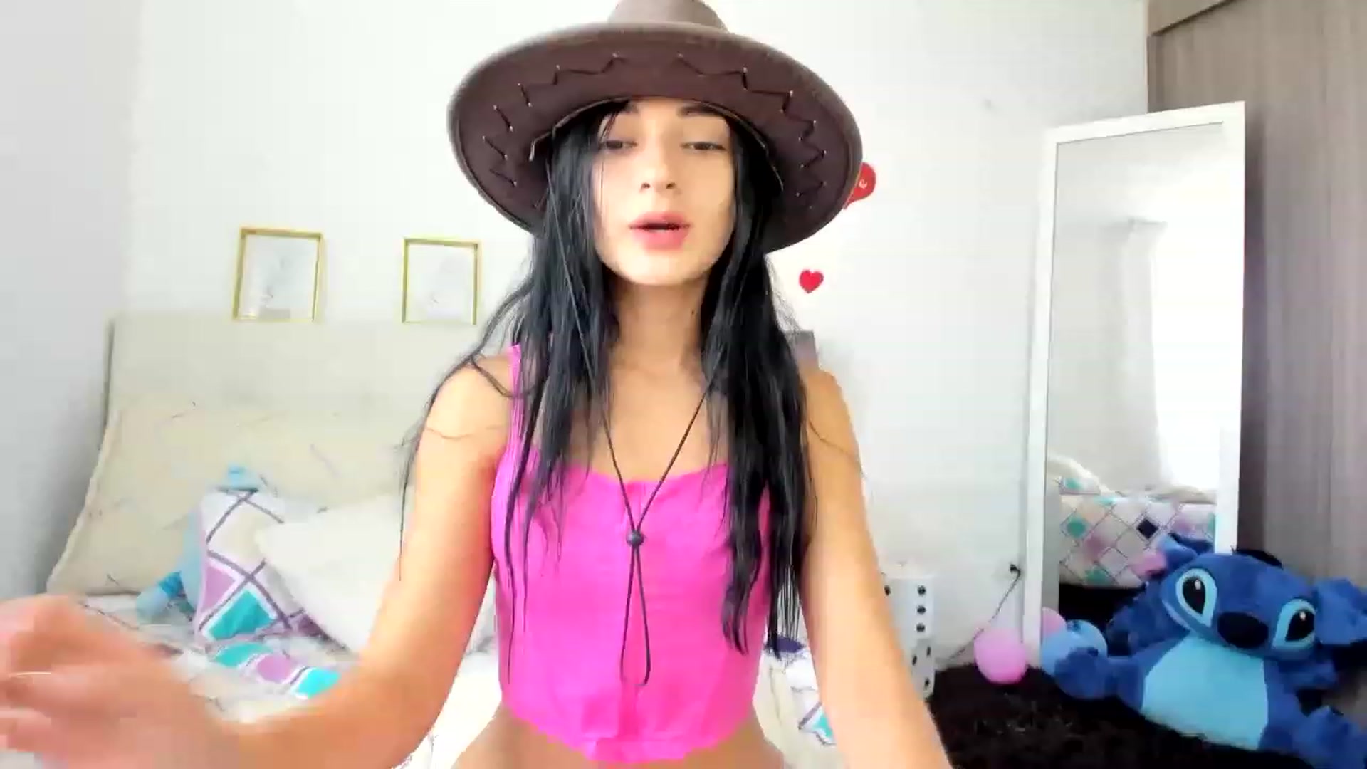 Gallery image thumbnail from Emmily_'s myfreecams stream on, 06/03/2023, 17:19 image 16 of 20