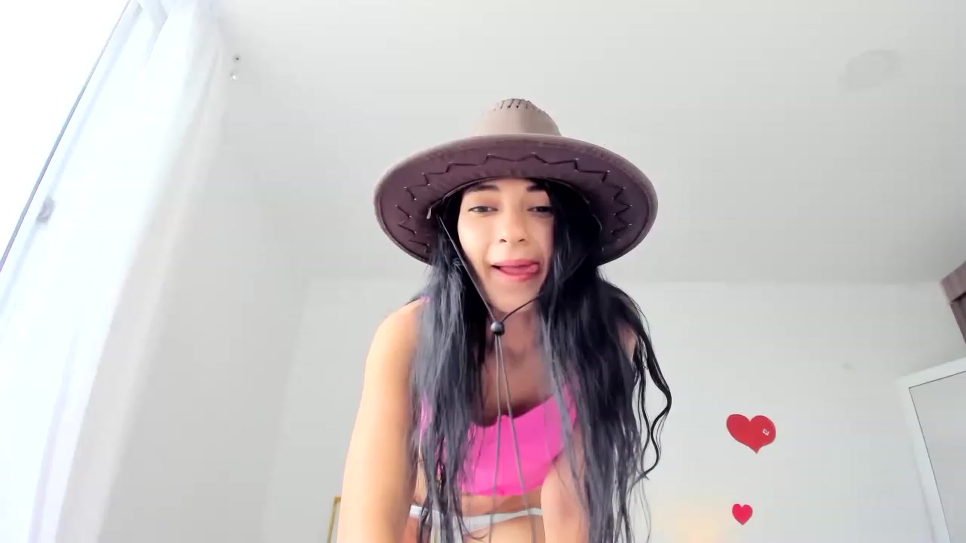Gallery image thumbnail from Emmily_'s myfreecams stream on, 06/03/2023, 17:19 image 2 of 20