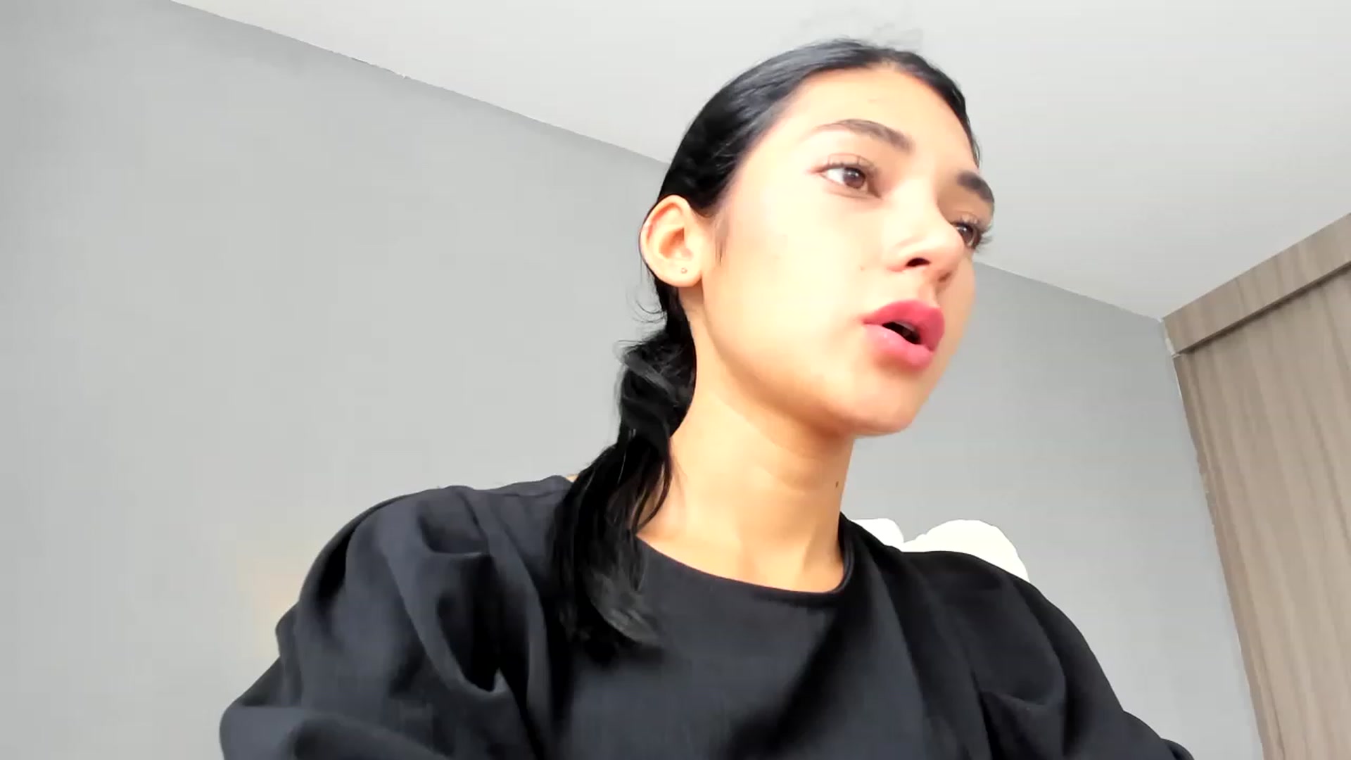 Gallery image thumbnail from Emmily_'s myfreecams stream on, 08/16/2023, 16:40 image 7 of 20