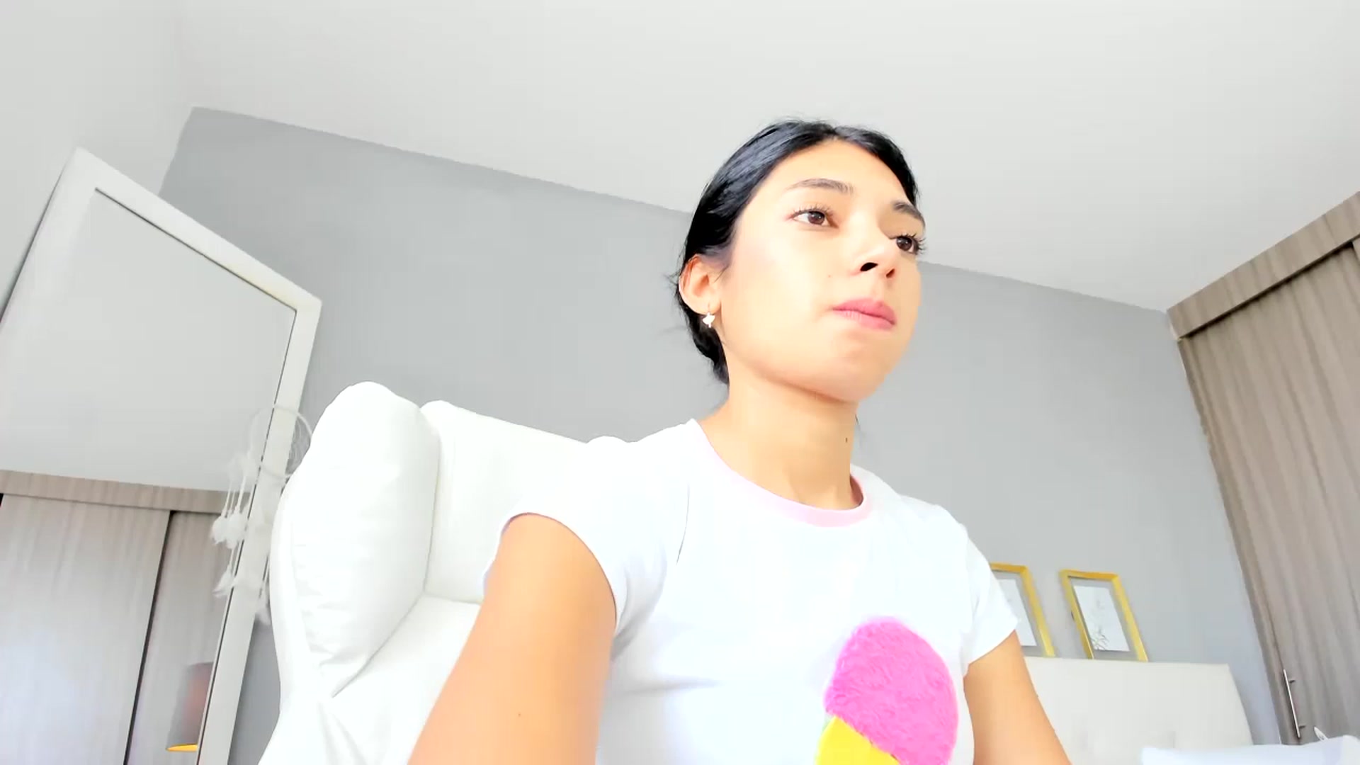 Gallery image thumbnail from Emmily_'s myfreecams stream on, 08/29/2023, 15:49 image 7 of 20