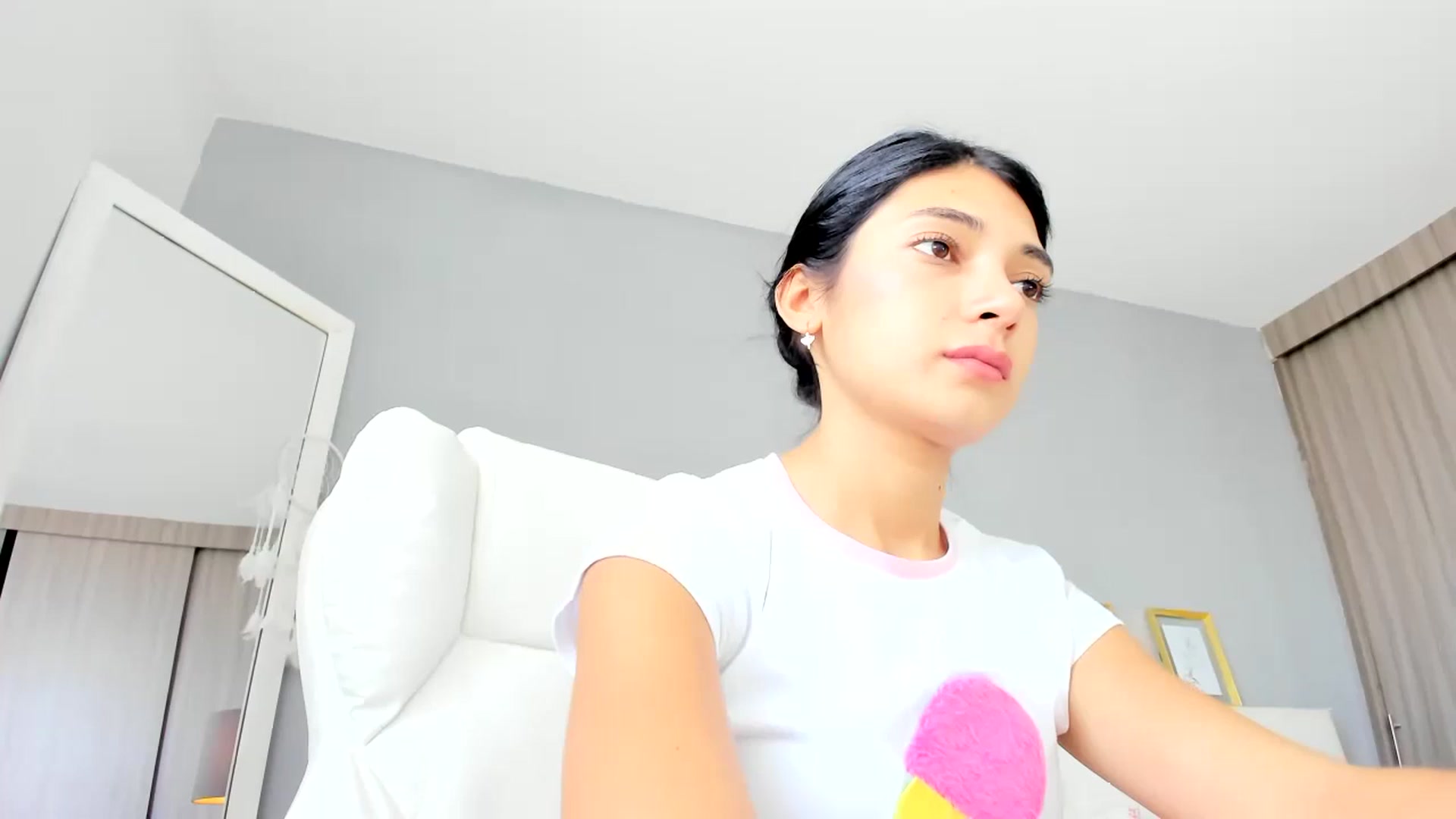 Gallery image thumbnail from Emmily_'s myfreecams stream on, 08/29/2023, 15:49 image 8 of 20