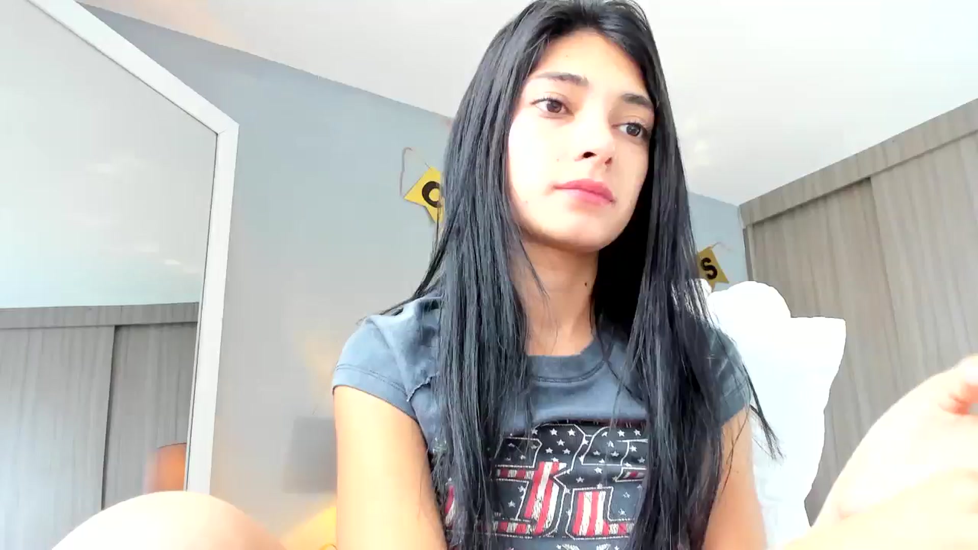 Gallery image thumbnail from Emmily_'s myfreecams stream on, 05/04/2024, 19:08 image 16 of 20
