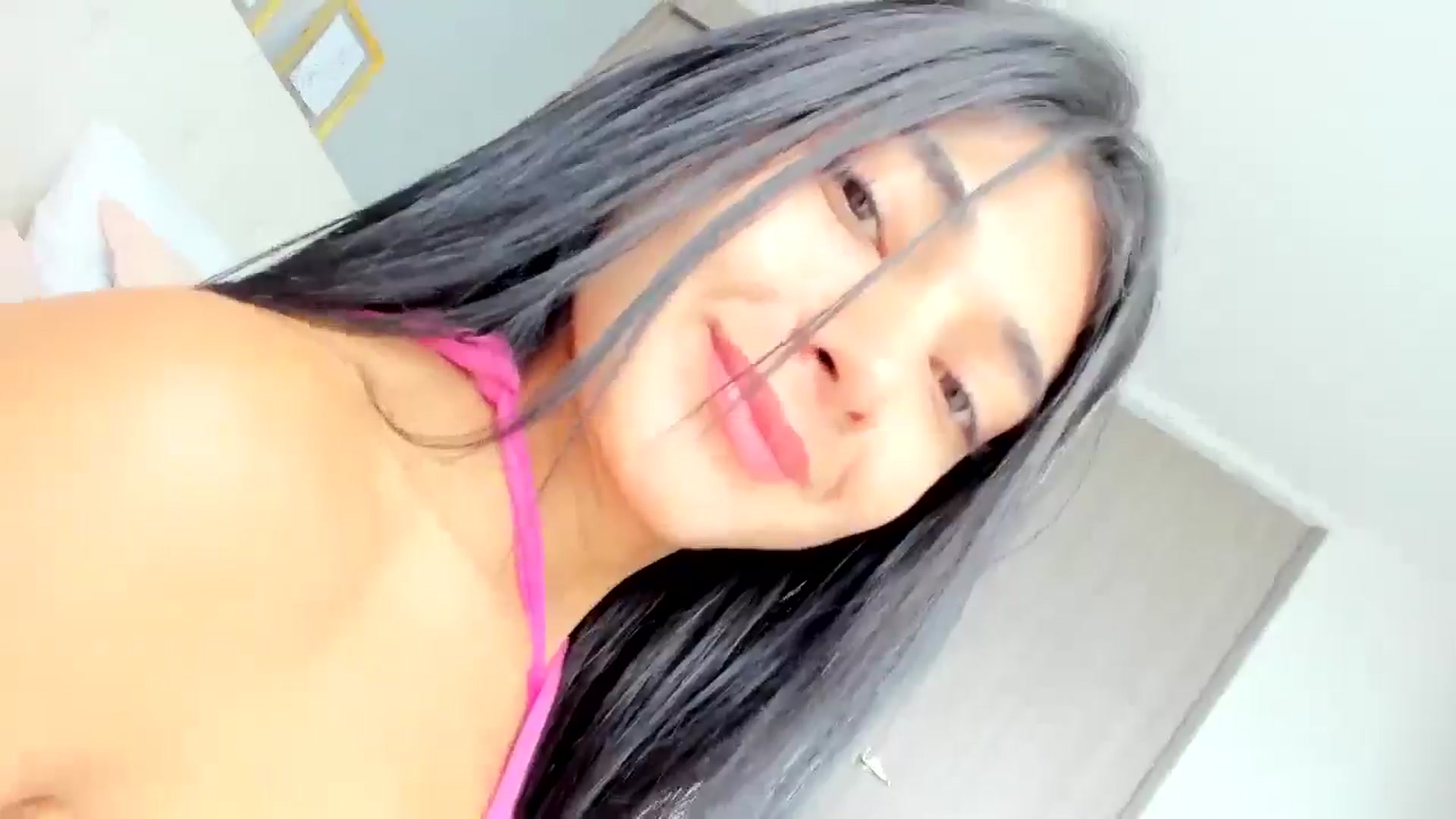 Gallery image thumbnail from Emmily_'s myfreecams stream on, 05/07/2024, 18:10 image 12 of 20