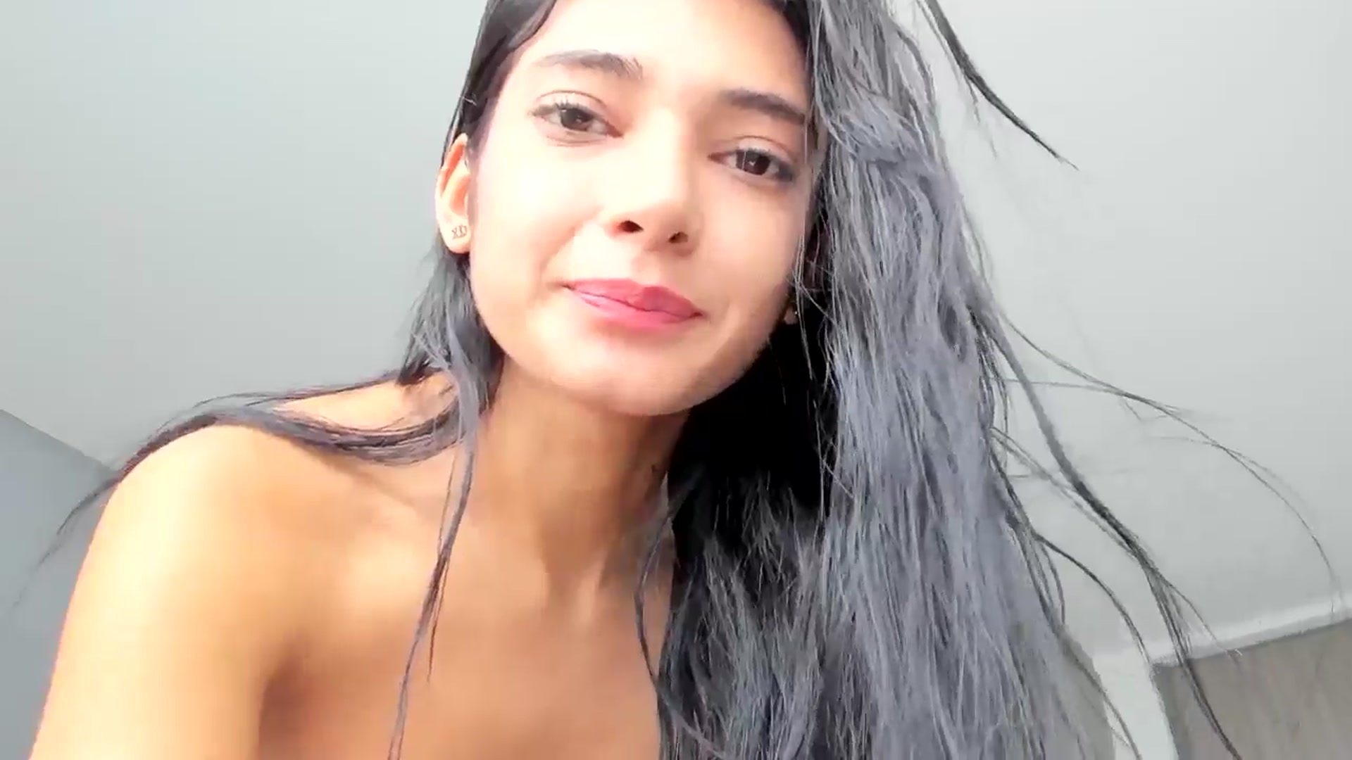 Gallery image thumbnail from Emmily_'s myfreecams stream on, 05/14/2024, 18:07 image 12 of 20
