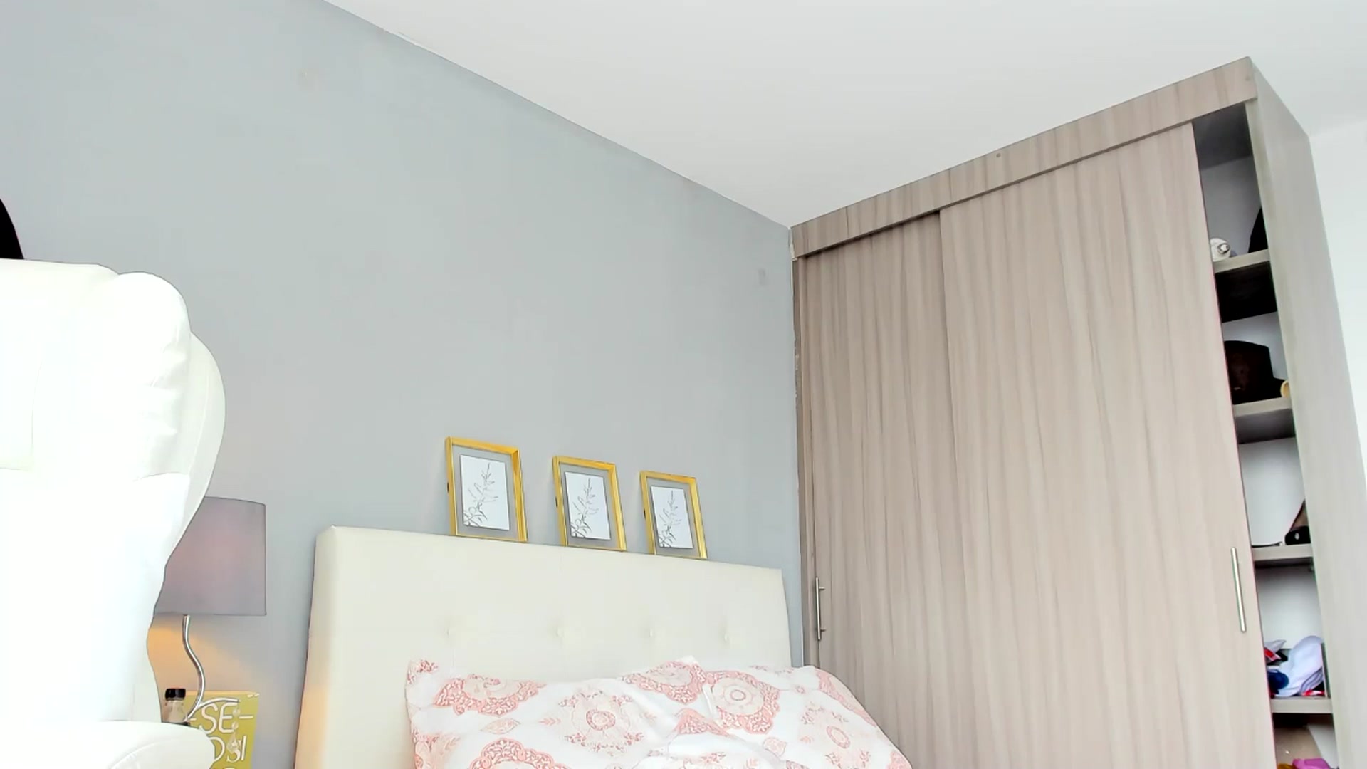 Gallery image thumbnail from Emmily_'s myfreecams stream on, 05/20/2024, 18:36 image 18 of 20
