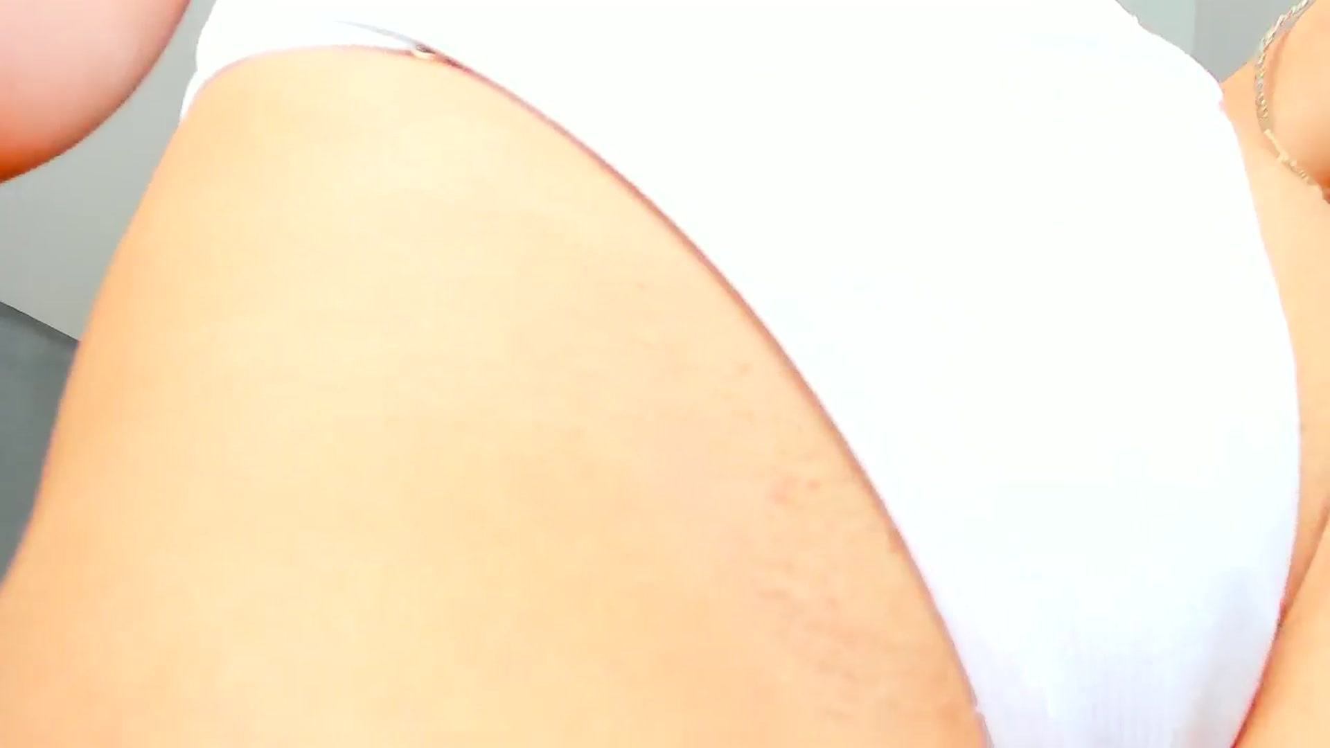 Gallery image thumbnail from Emmily_'s myfreecams stream on, 05/20/2024, 18:36 image 15 of 20