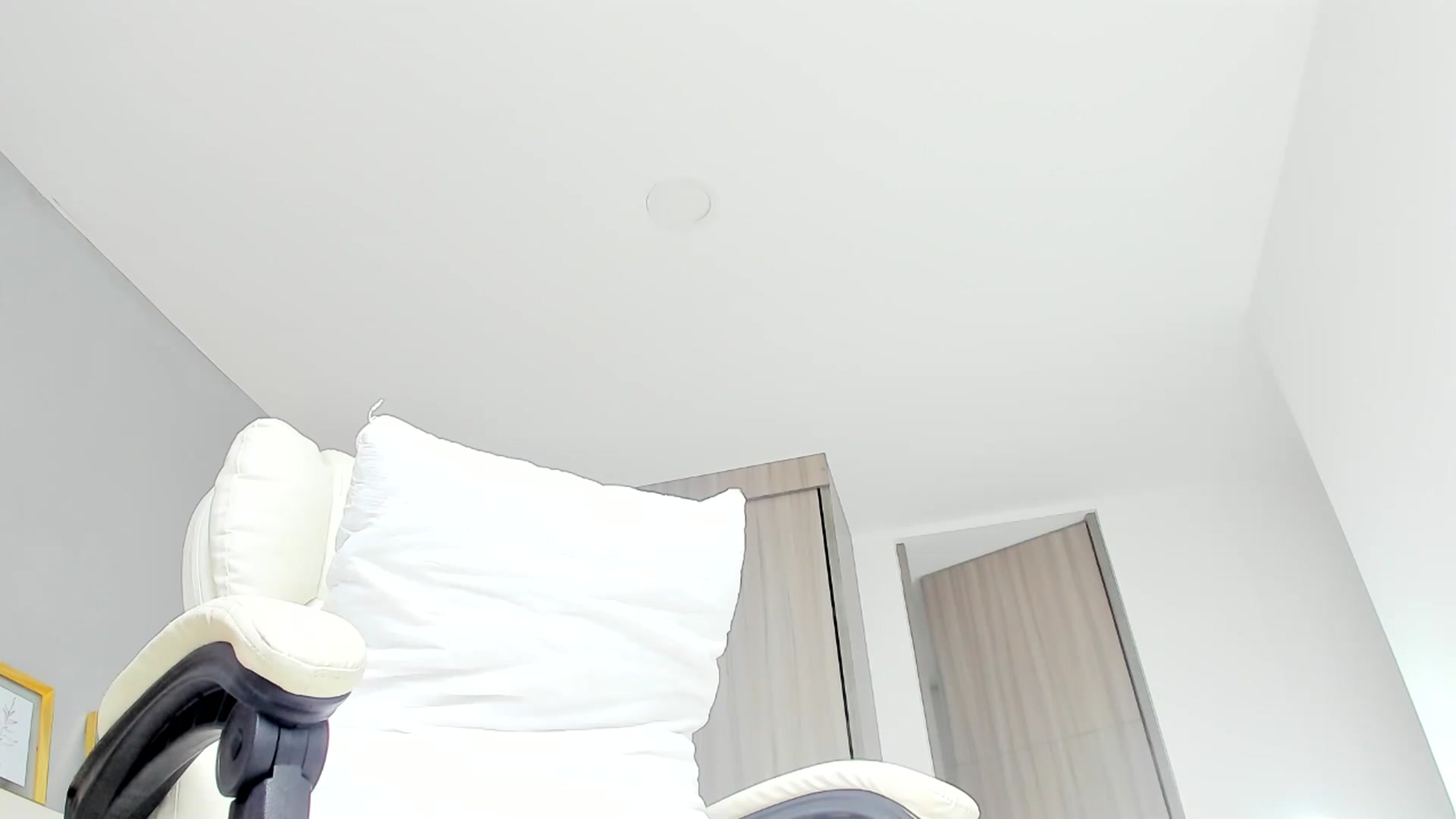 Gallery image thumbnail from Emmily_'s myfreecams stream on, 05/25/2024, 16:01 image 19 of 20