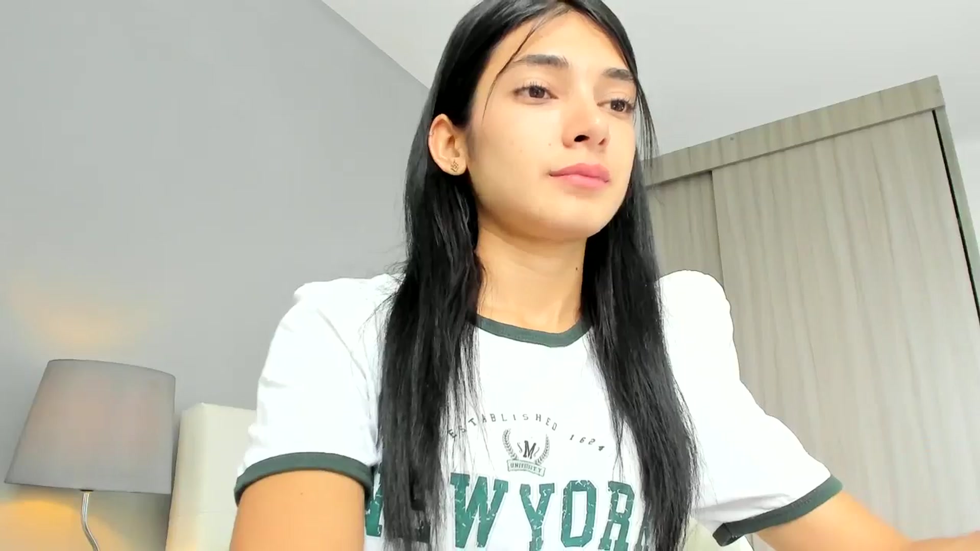Gallery image thumbnail from Emmily_'s myfreecams stream on, 05/27/2024, 15:51 image 12 of 20