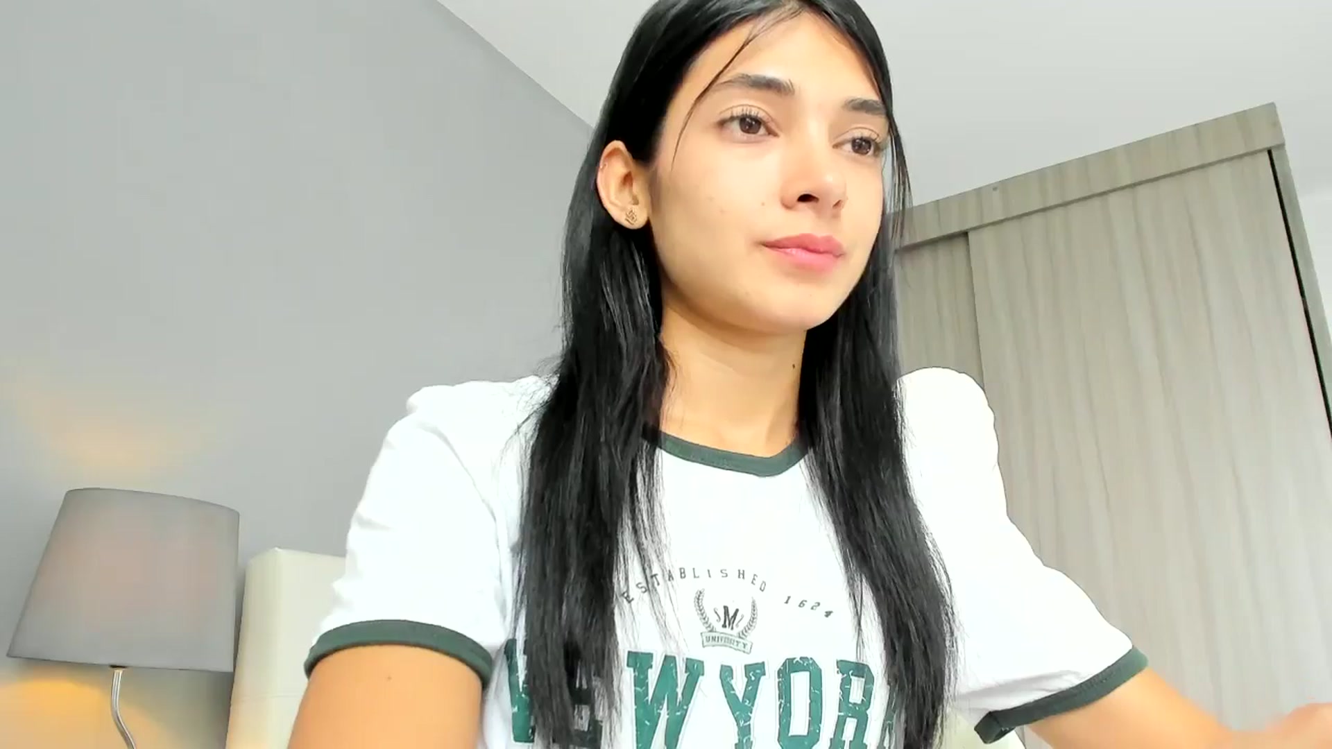 Gallery image thumbnail from Emmily_'s myfreecams stream on, 05/27/2024, 15:51 image 13 of 20