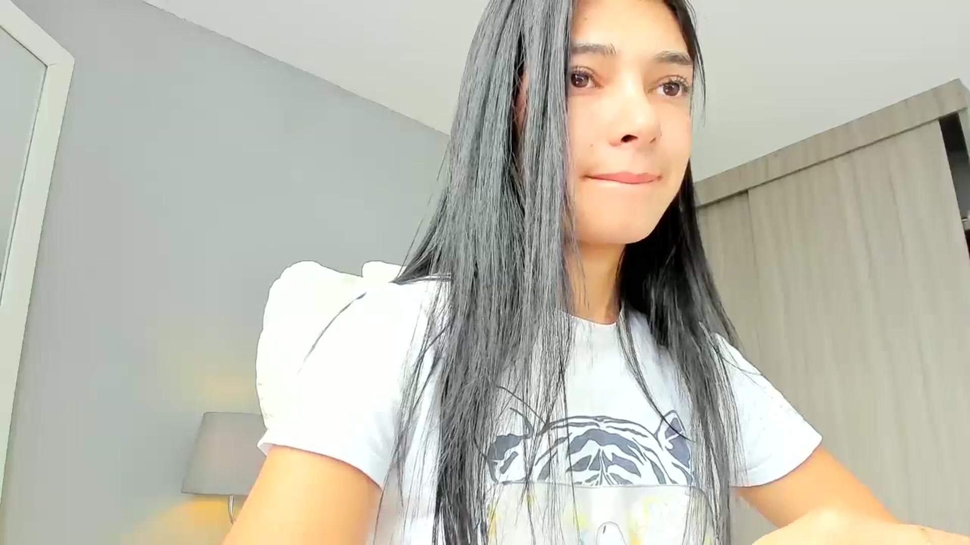 Gallery image thumbnail from Emmily_'s myfreecams stream on, 06/06/2024, 17:29 image 17 of 20