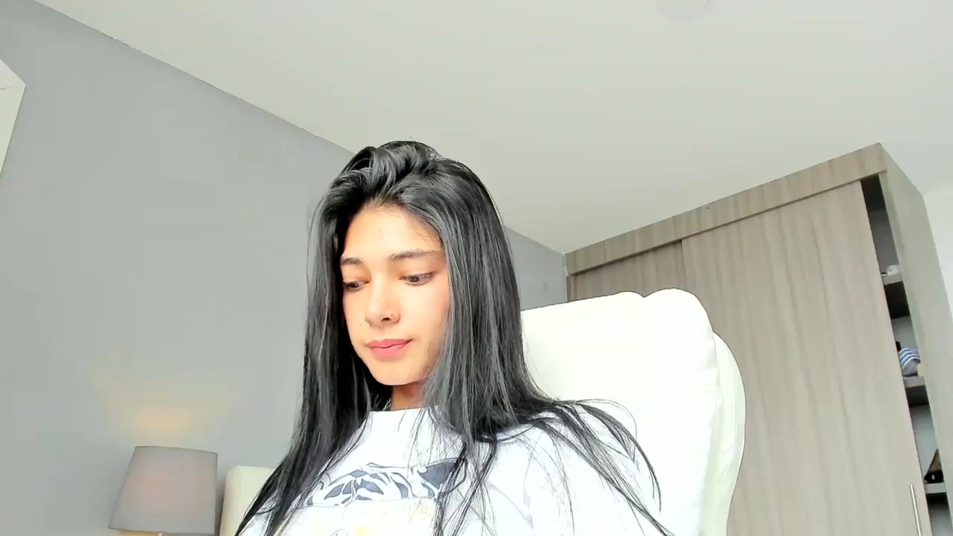 Gallery image thumbnail from Emmily_'s myfreecams stream on, 06/06/2024, 17:29 image 10 of 20