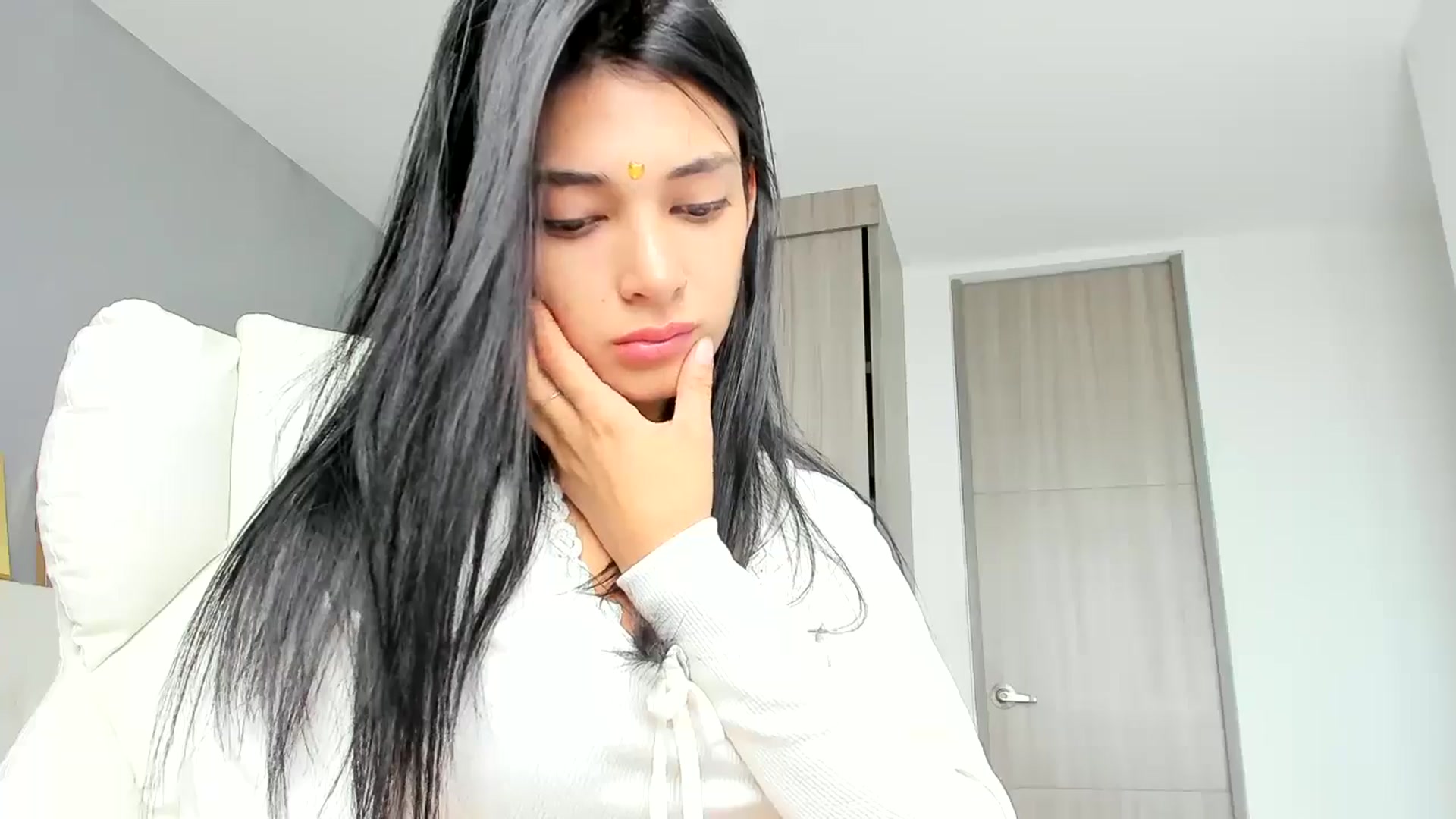 Gallery image thumbnail from Emmily_'s myfreecams stream on, 07/29/2024, 15:43 image 8 of 20