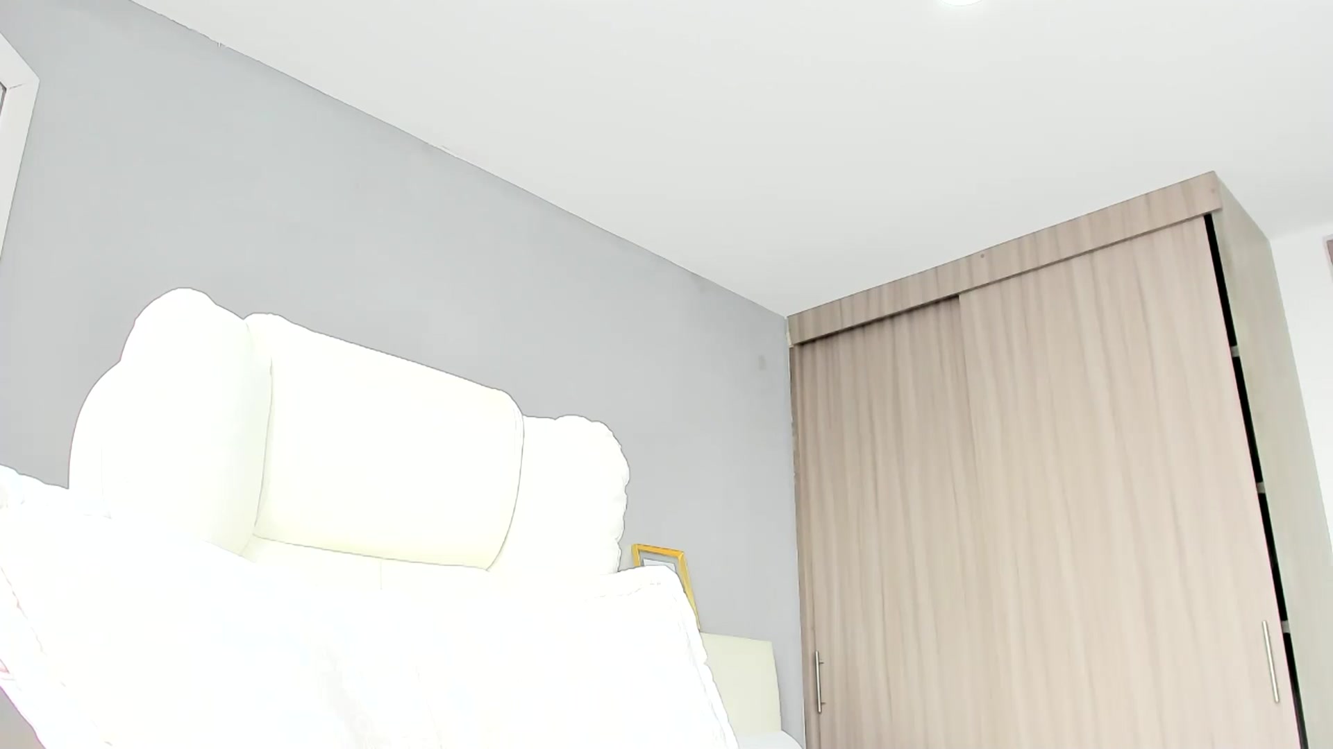 Gallery image thumbnail from Emmily_'s myfreecams stream on, 07/30/2024, 15:20 image 15 of 20