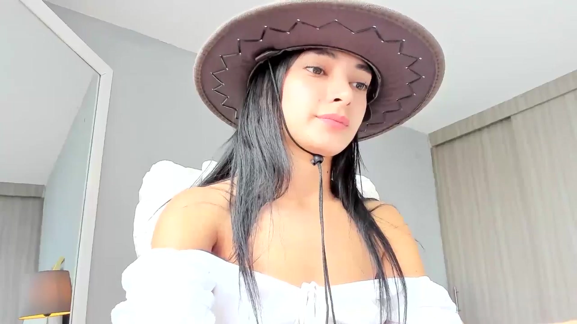 Gallery image thumbnail from Emmily_'s myfreecams stream on, 07/31/2024, 14:57 image 10 of 20