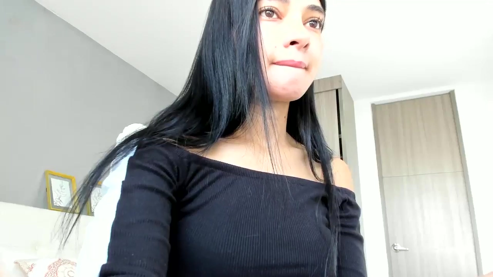 Gallery image thumbnail from Emmily_'s myfreecams stream on, 08/02/2024, 13:36 image 4 of 20