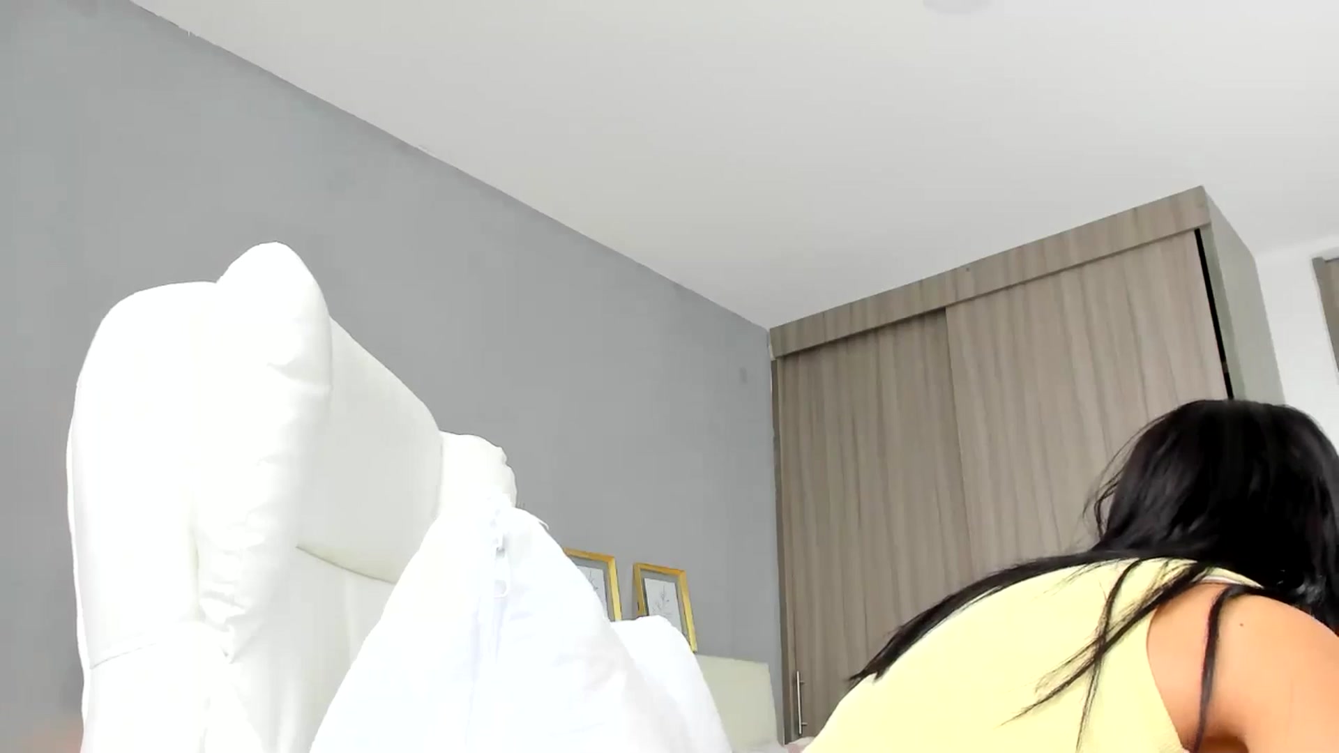 Gallery image thumbnail from Emmily_'s myfreecams stream on, 08/03/2024, 11:55 image 2 of 20