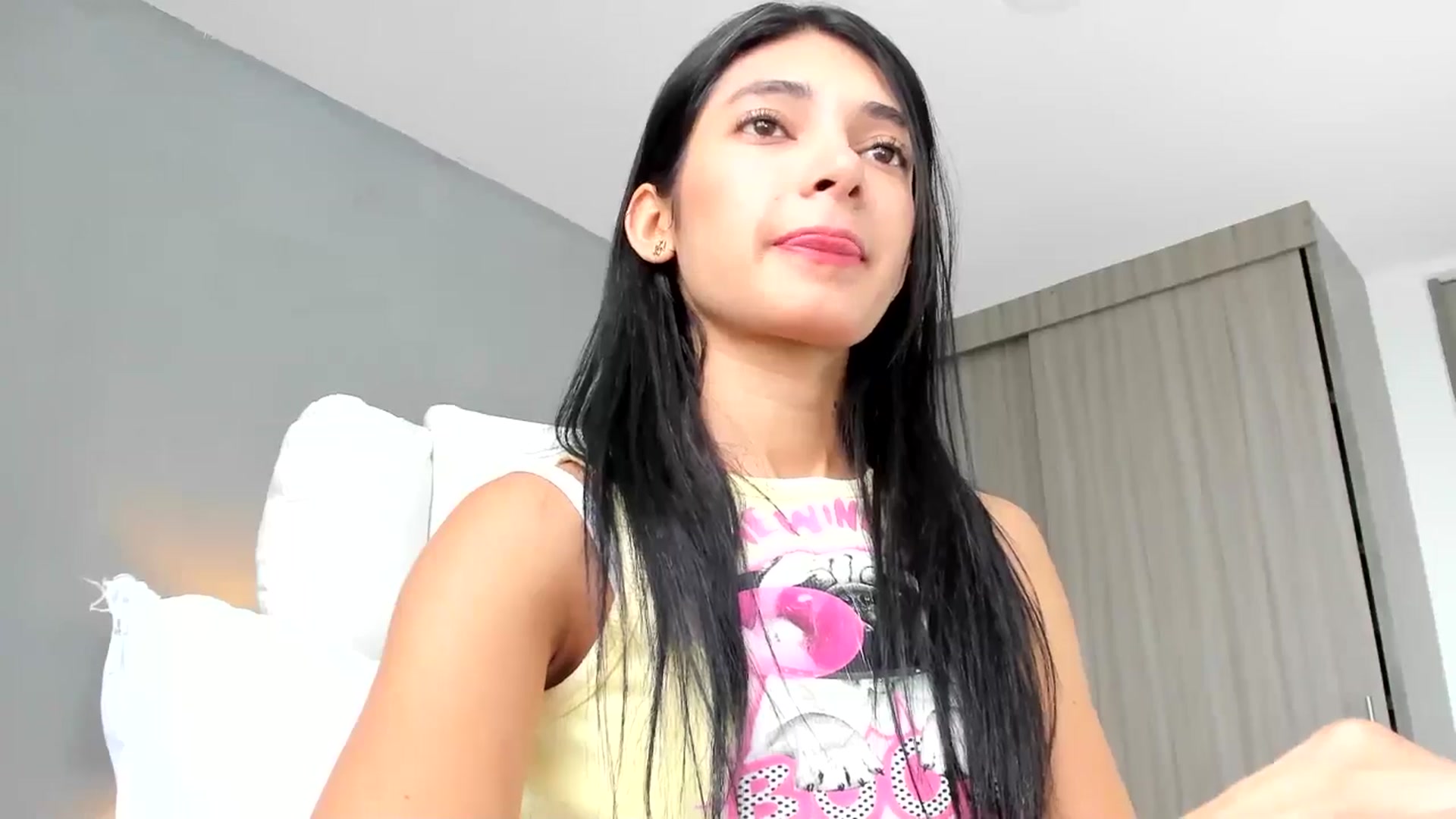 Gallery image thumbnail from Emmily_'s myfreecams stream on, 08/03/2024, 11:55 image 6 of 20