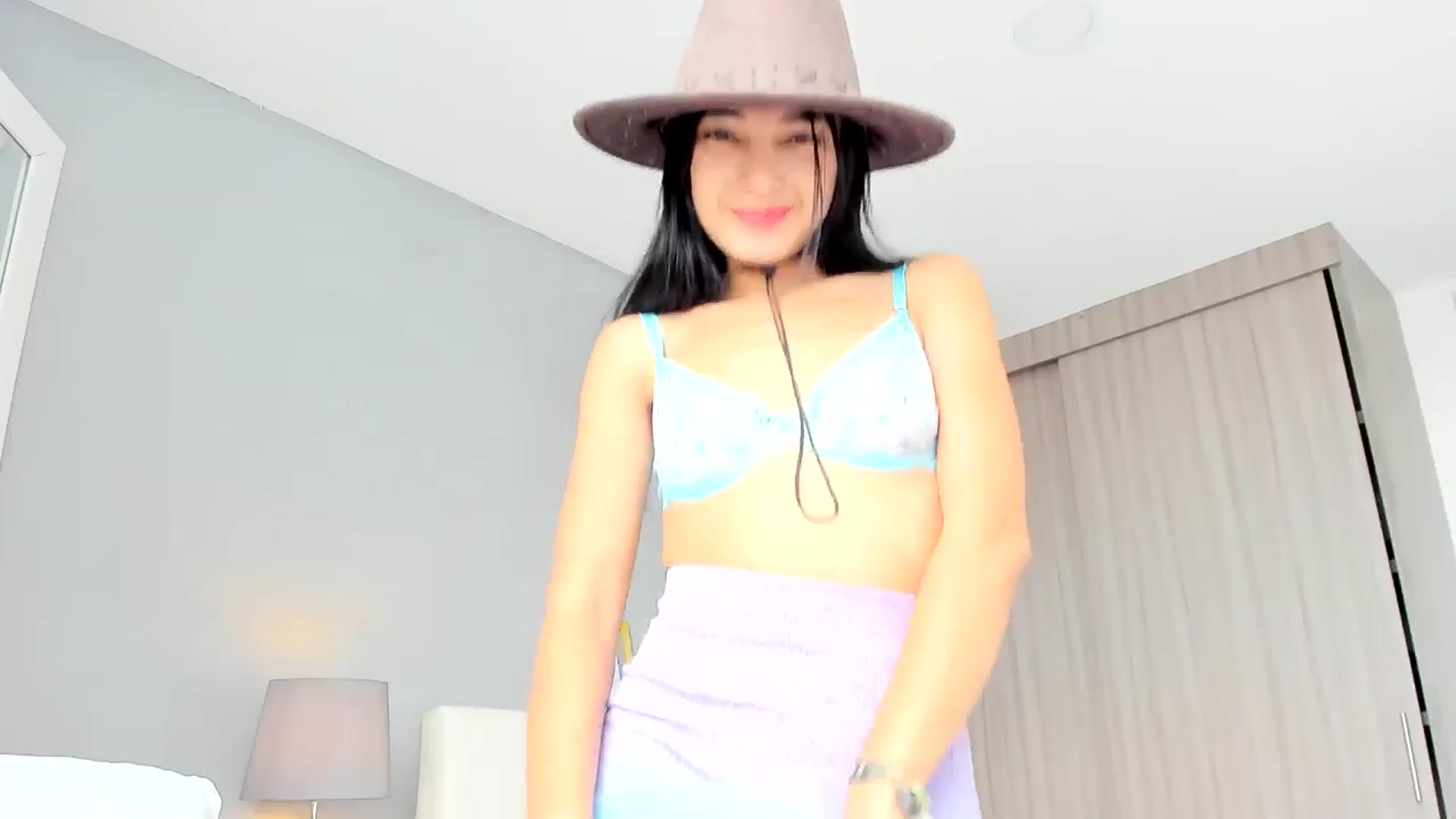 Gallery image thumbnail from Emmily_'s myfreecams stream on, 08/03/2024, 14:02 image 17 of 20