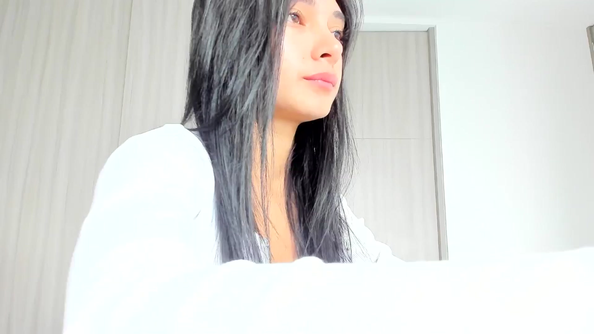Gallery image thumbnail from Emmily_'s myfreecams stream on, 08/05/2024, 15:24 image 12 of 20