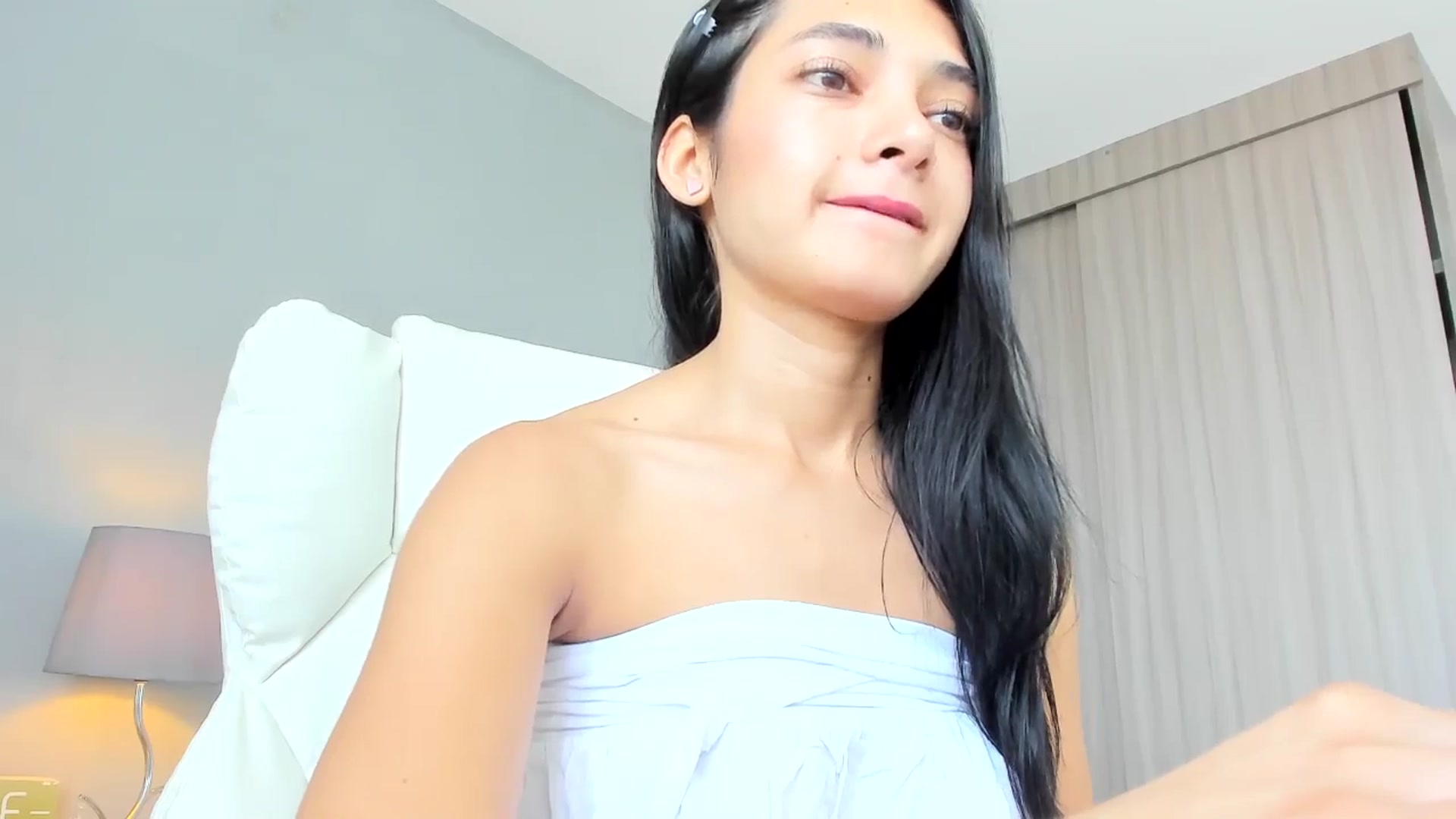 Gallery image thumbnail from Emmily_'s myfreecams stream on, 08/17/2024, 15:41 image 4 of 20