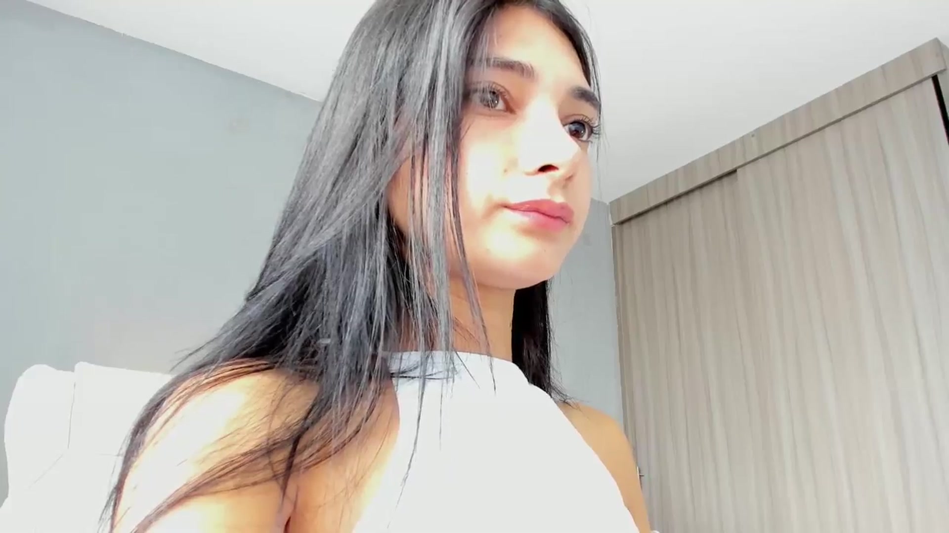 Gallery image thumbnail from Emmily_'s myfreecams stream on, 08/21/2024, 15:27 image 17 of 20