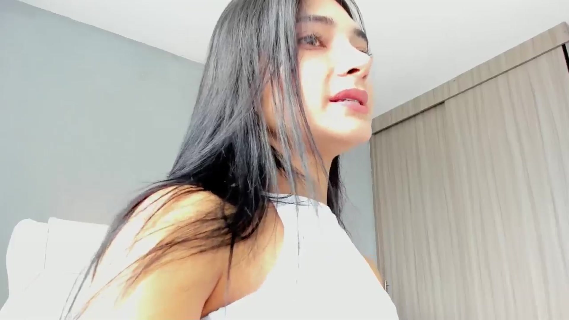Gallery image thumbnail from Emmily_'s myfreecams stream on, 08/21/2024, 15:27 image 16 of 20
