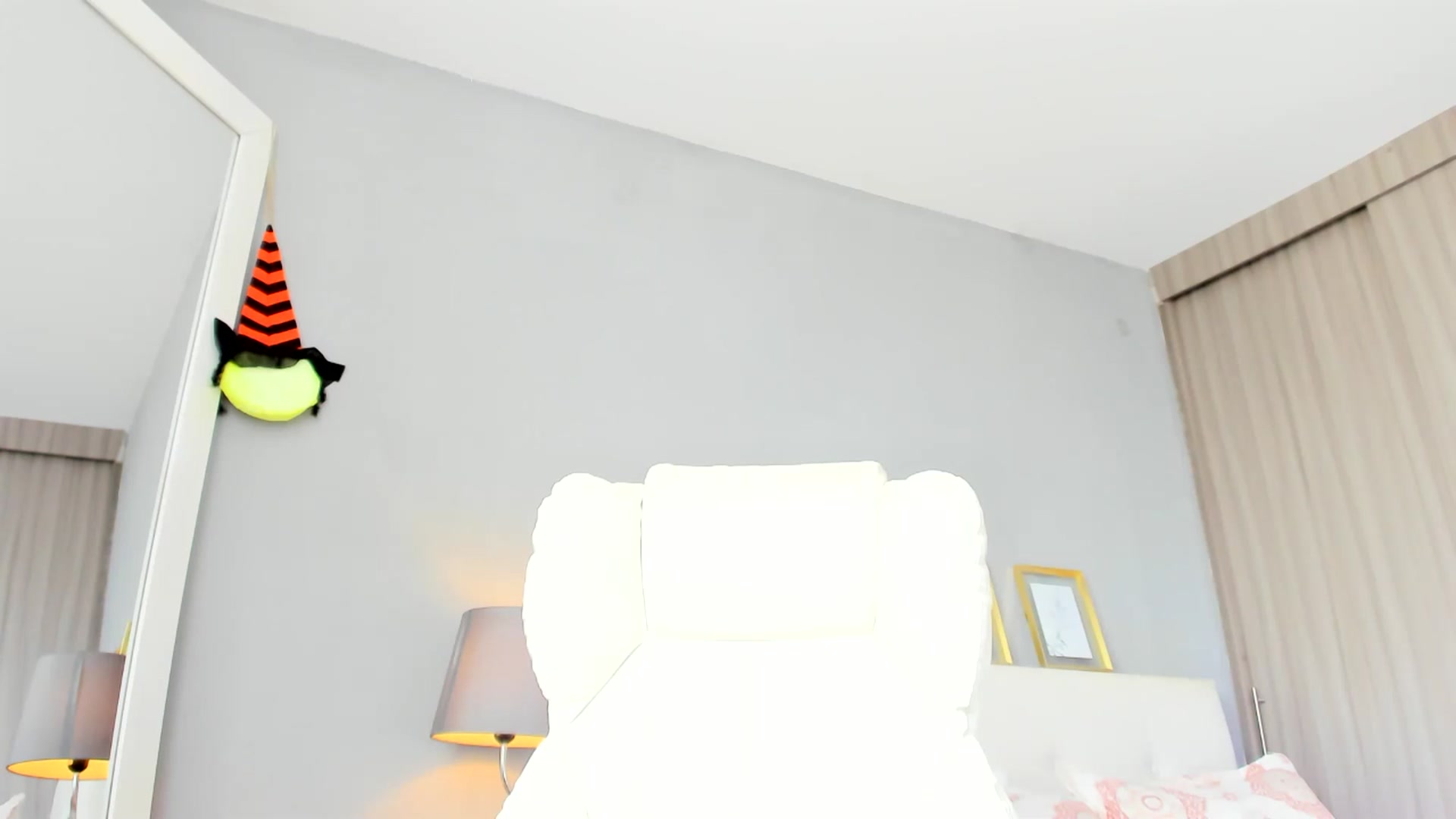 Gallery image thumbnail from Emmily_'s myfreecams stream on, 10/15/2024, 15:04 image 10 of 20