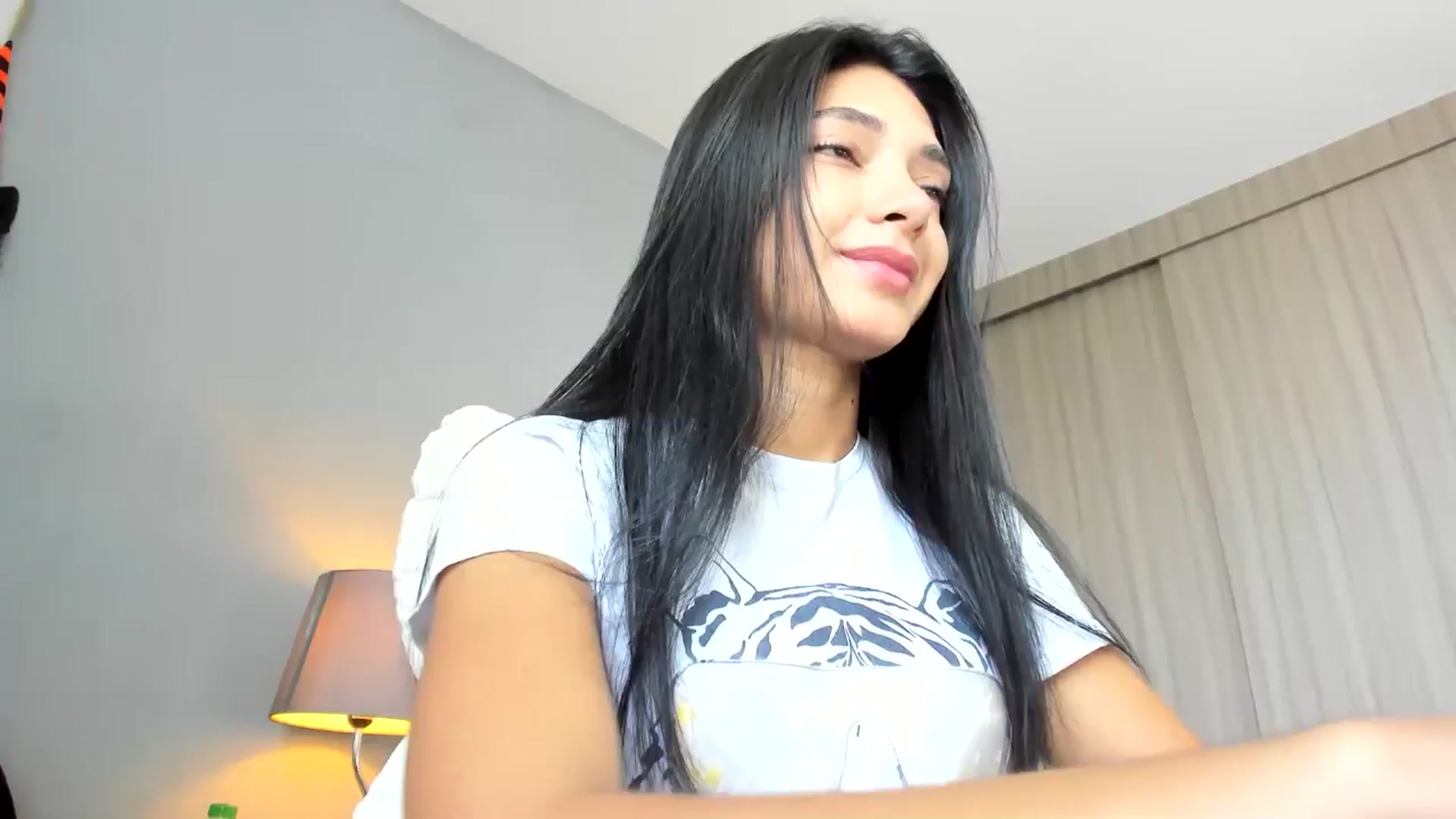Gallery image thumbnail from Emmily_'s myfreecams stream on, 10/16/2024, 15:36 image 3 of 20