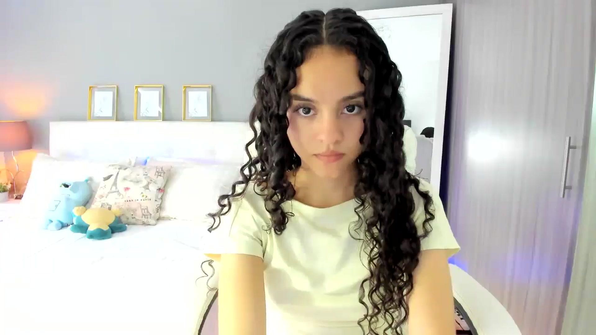 Gallery image thumbnail from Emmily__'s myfreecams stream on, 07/12/2025, 18:06 image 10 of 20