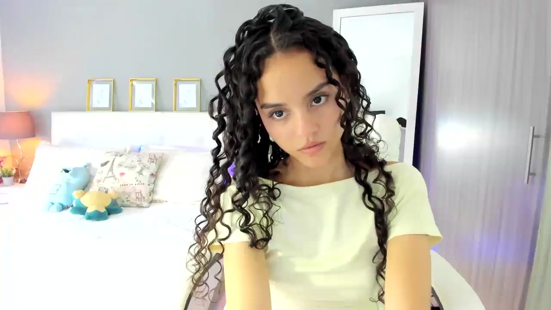 Gallery image thumbnail from Emmily__'s myfreecams stream on, 07/12/2025, 18:06 image 12 of 20