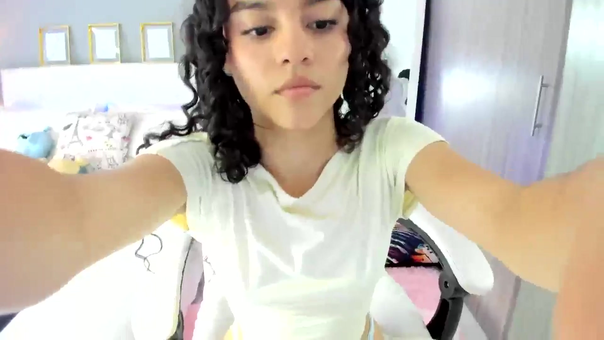 Gallery image thumbnail from Emmily__'s myfreecams stream on, 07/12/2025, 18:06 image 8 of 20
